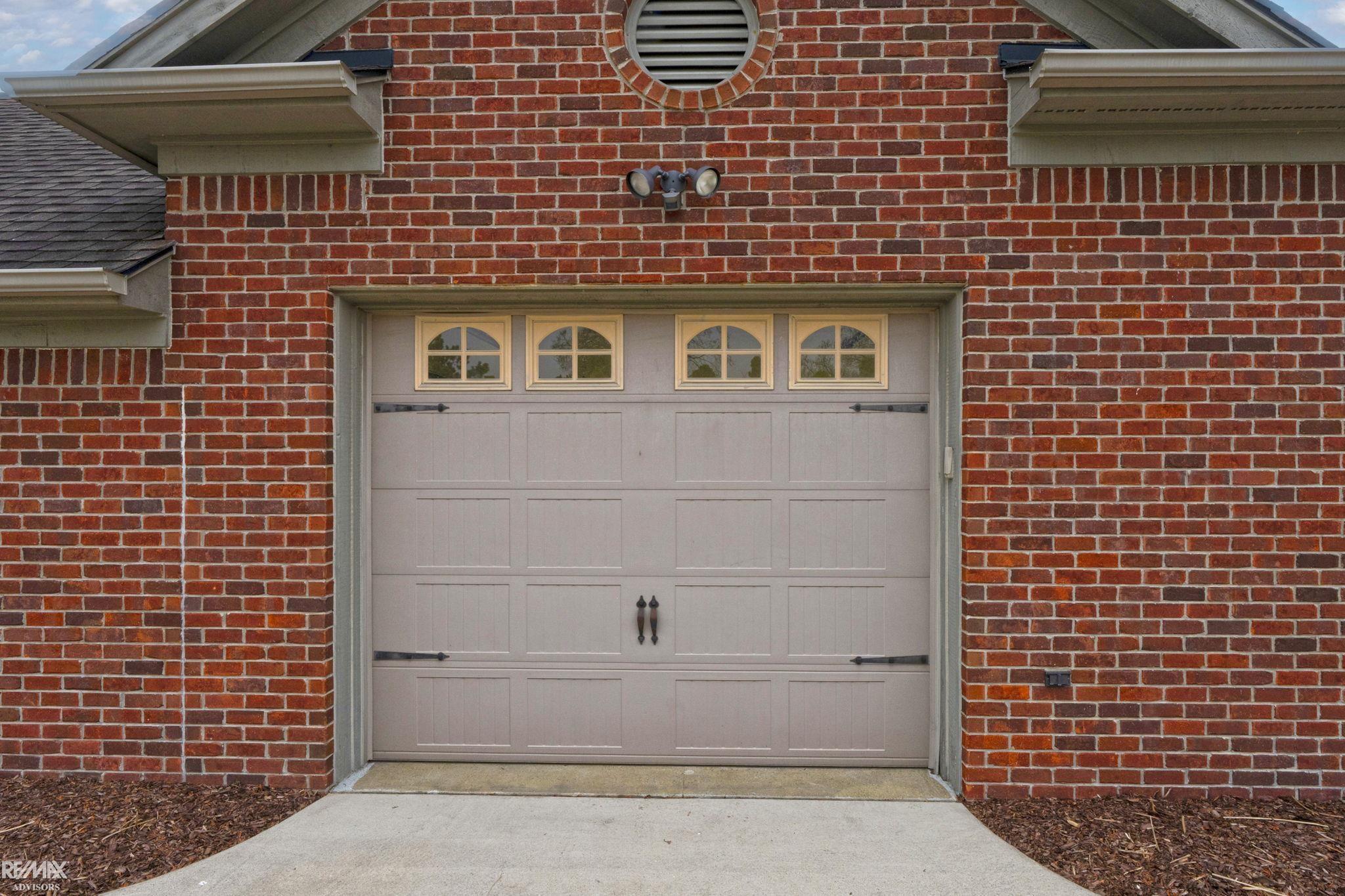 Saint Clair Shores, Michigan, 48081, United States, ,5 BathroomsBathrooms,Residential,Active,1829899