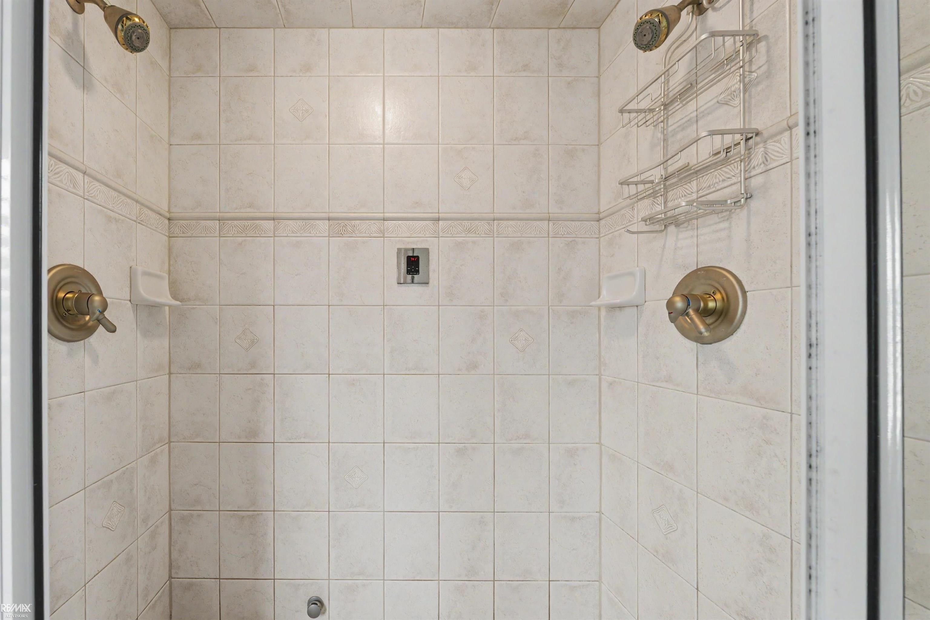 Harrison Twp, Michigan, 48045, United States, 2 Bedrooms Bedrooms, ,3 BathroomsBathrooms,Residential,Active,2042154