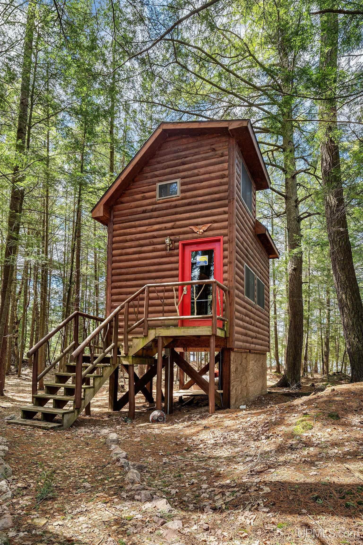 Gwinn, Michigan, 49841, United States, 3 Bedrooms Bedrooms, ,3 BathroomsBathrooms,Residential,Active,2043442