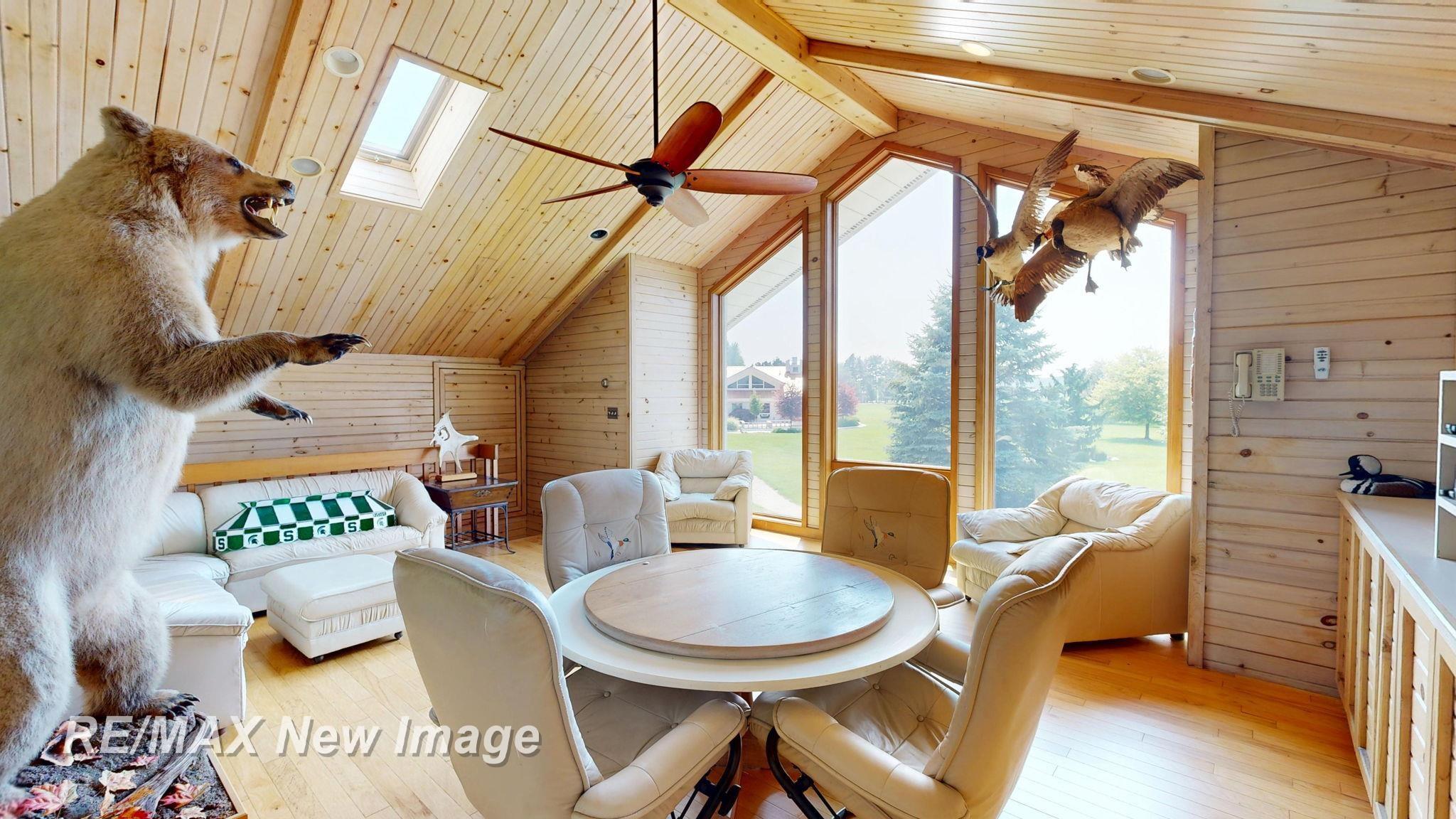 Saginaw, Michigan, 48609, United States, 3 Bedrooms Bedrooms, ,4 BathroomsBathrooms,Residential,Active,1999939