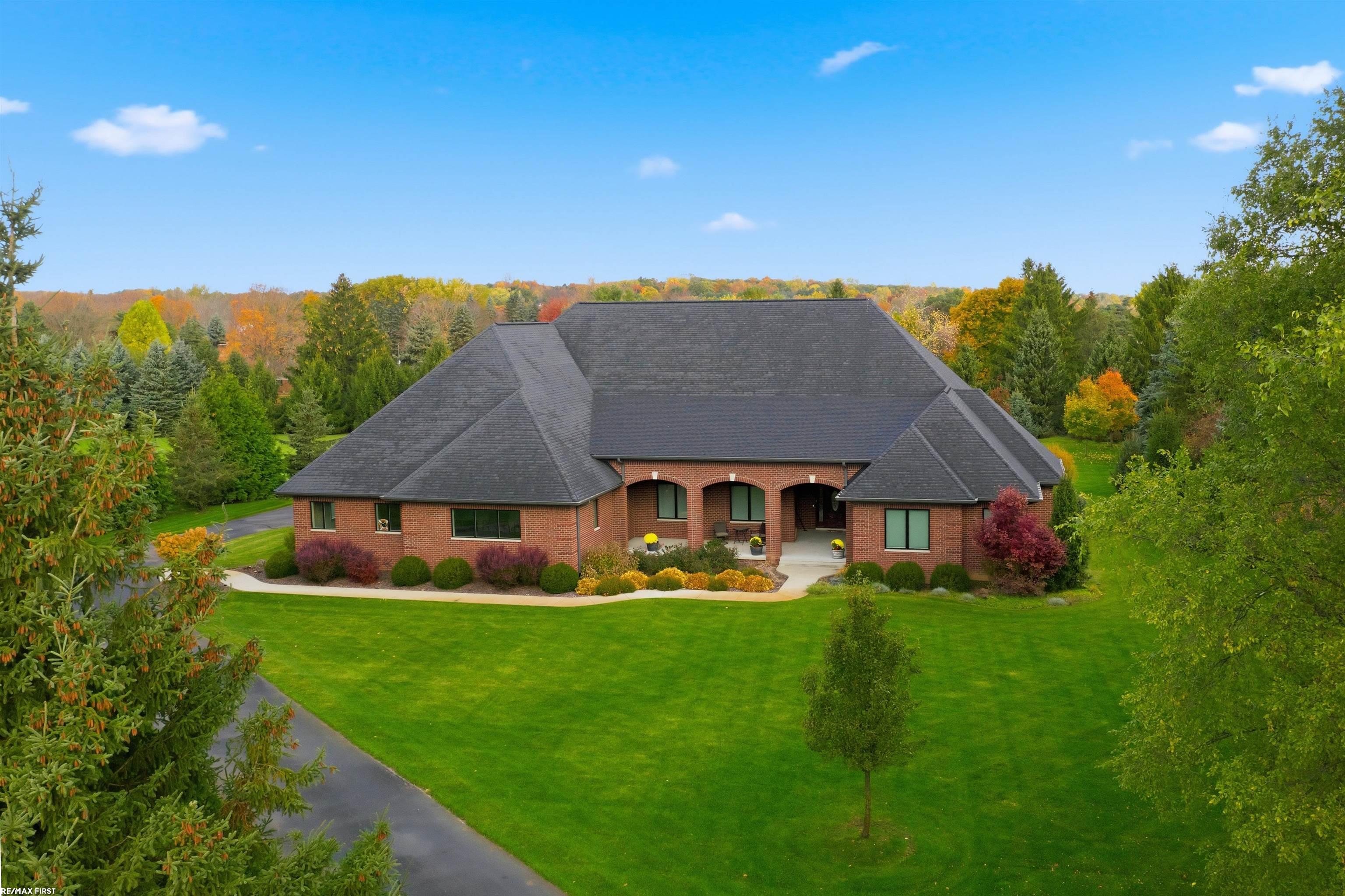 Clarkston, Michigan, 48348, United States, 5 Bedrooms Bedrooms, ,4 BathroomsBathrooms,Residential,Active,1973314