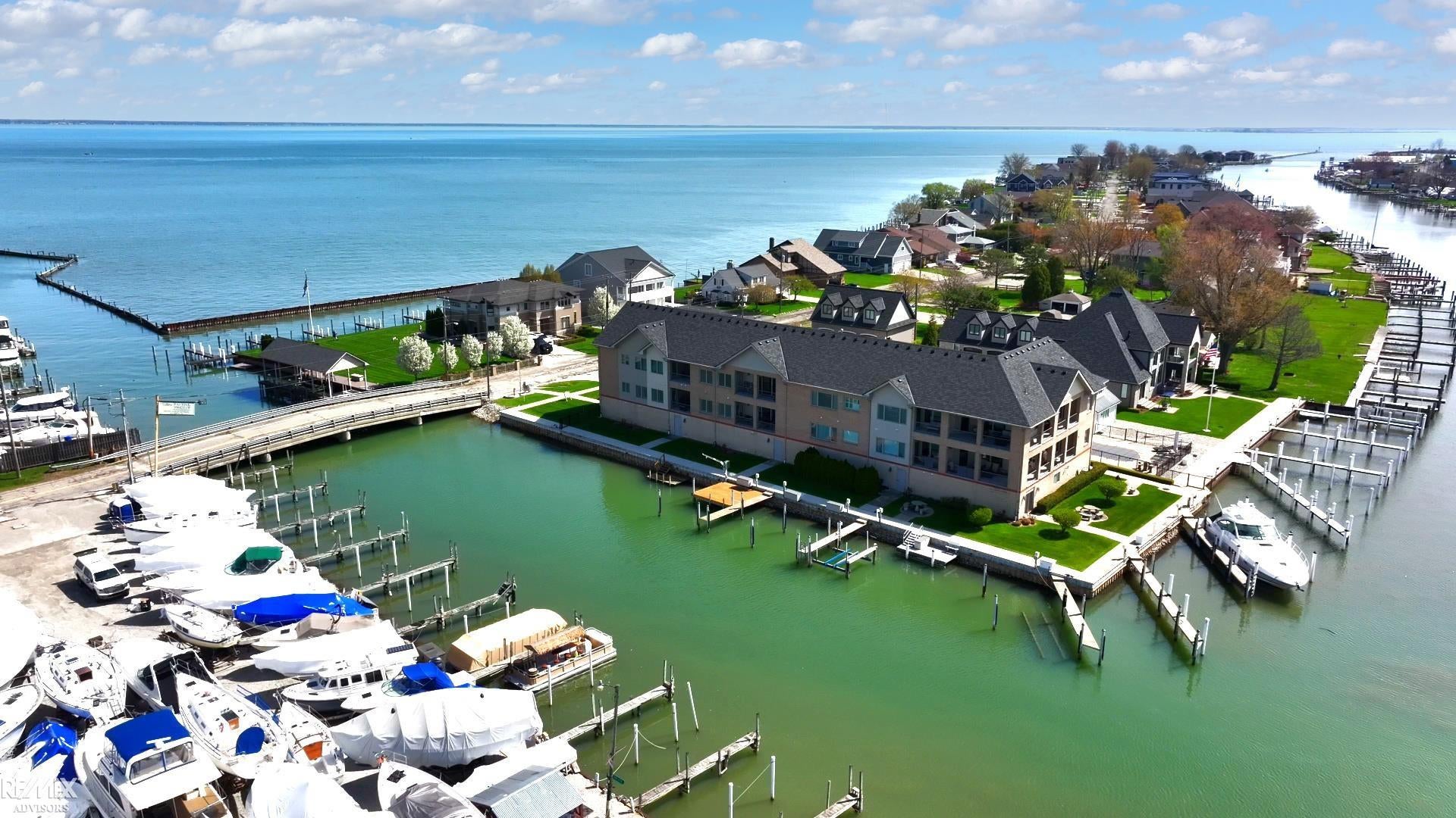 Harrison Twp, Michigan, 48045, United States, 2 Bedrooms Bedrooms, ,3 BathroomsBathrooms,Residential,Active,2042154