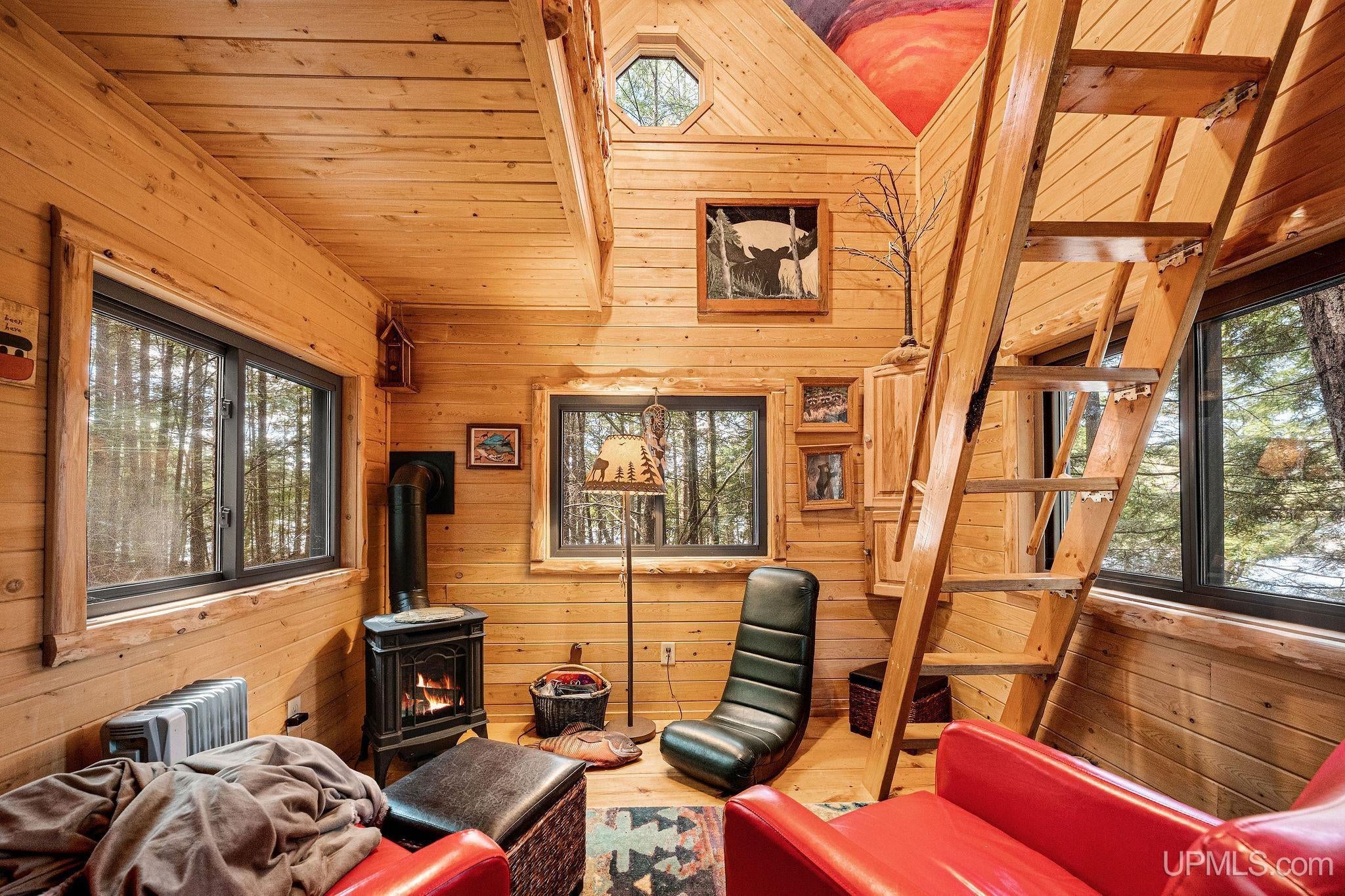 Gwinn, Michigan, 49841, United States, 3 Bedrooms Bedrooms, ,3 BathroomsBathrooms,Residential,Active,2043442