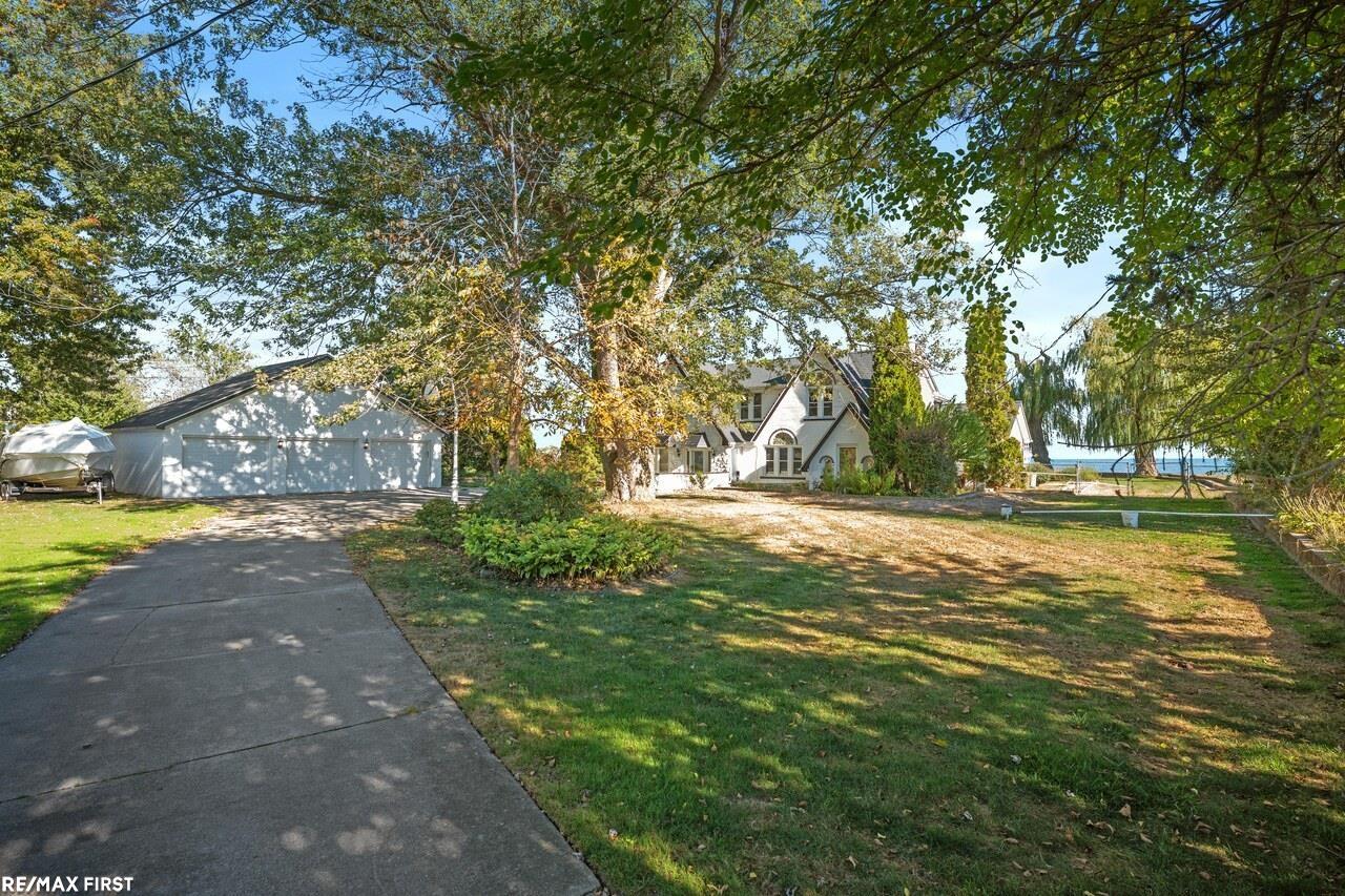 Harrison Twp, Michigan, 48045, United States, 3 Bedrooms Bedrooms, ,4 BathroomsBathrooms,Residential,Active,1965831