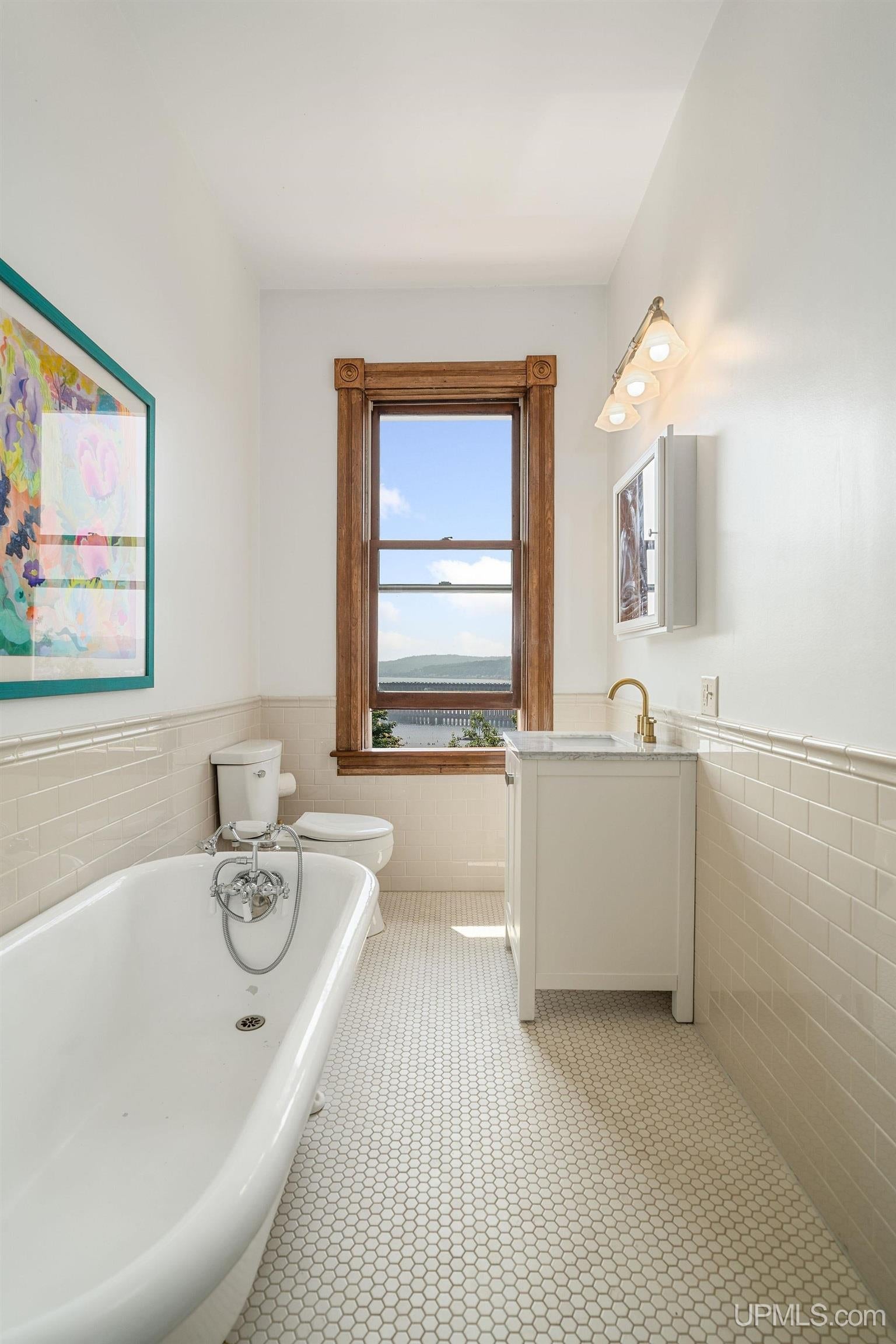 Marquette, Michigan, 49855, United States, 4 Bedrooms Bedrooms, ,4 BathroomsBathrooms,Residential,Active,1907987