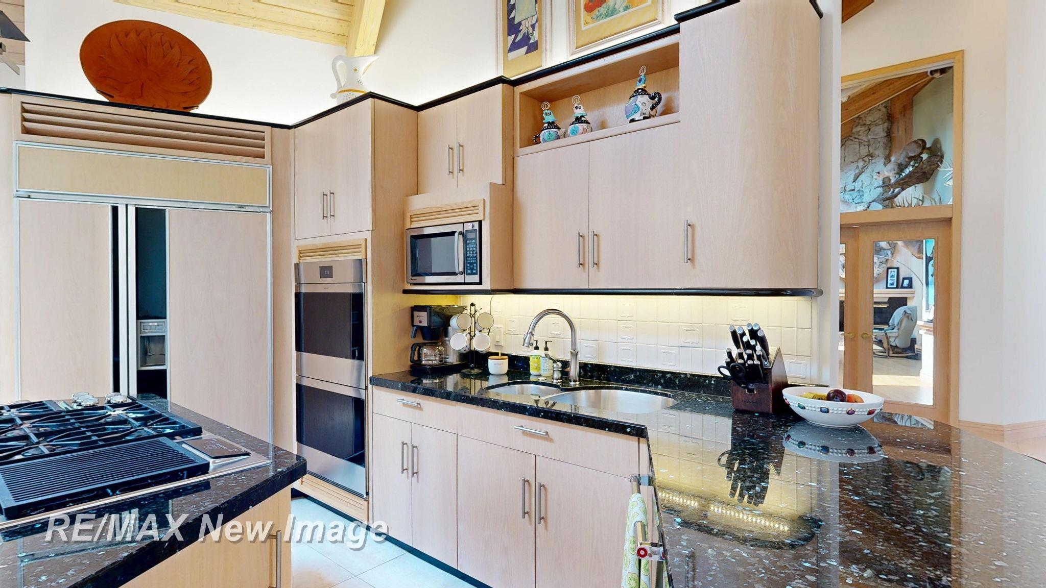 Saginaw, Michigan, 48609, United States, 3 Bedrooms Bedrooms, ,4 BathroomsBathrooms,Residential,Active,1999939