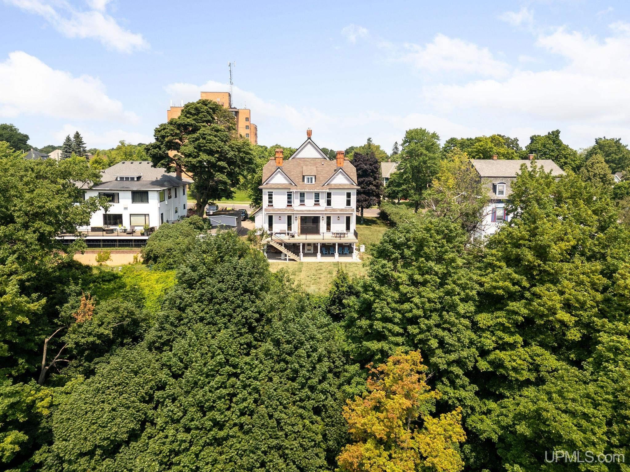 Marquette, Michigan, 49855, United States, 4 Bedrooms Bedrooms, ,4 BathroomsBathrooms,Residential,Active,1907987