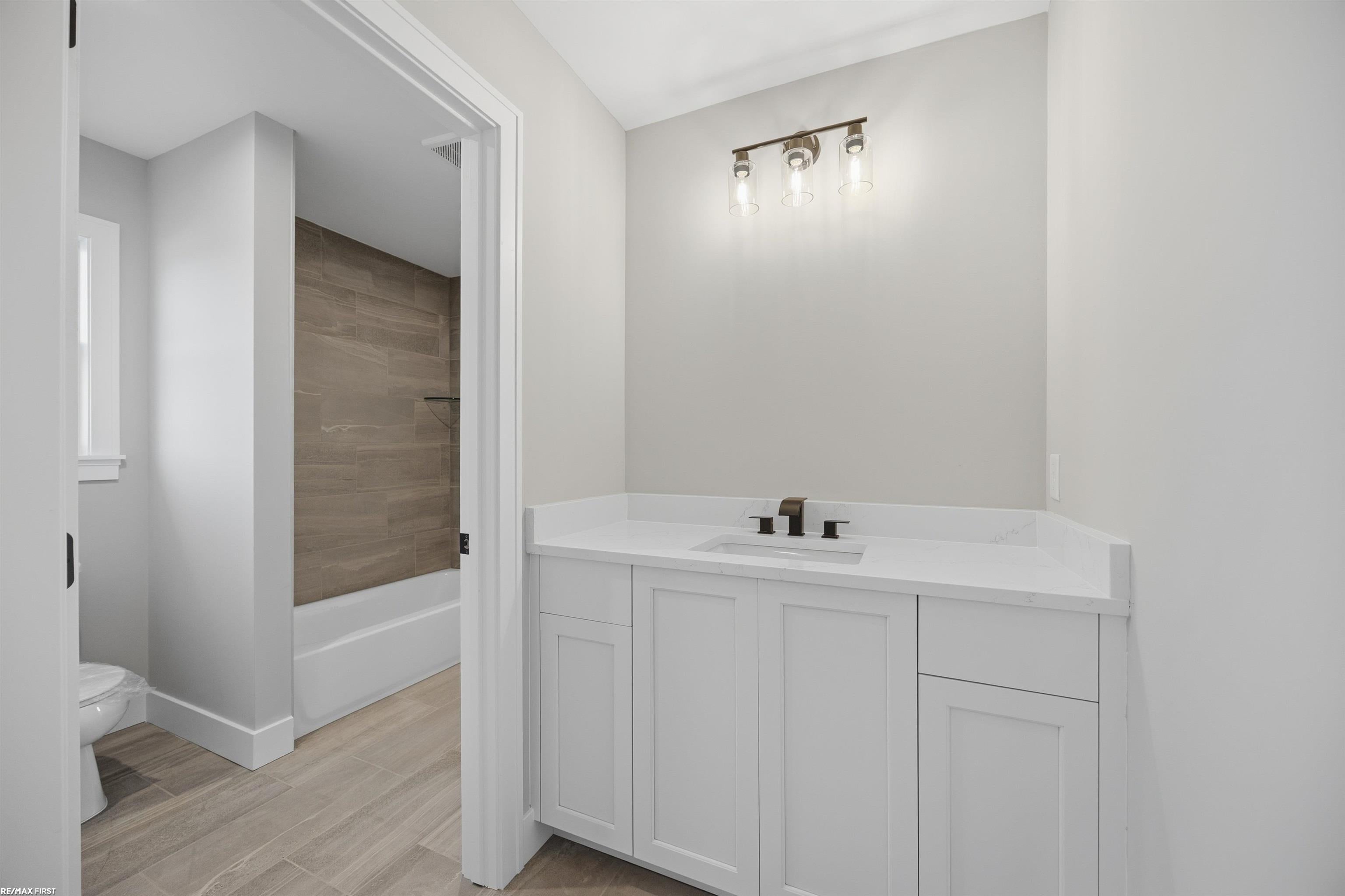 Shelby Twp, Michigan, 48315, United States, 4 Bedrooms Bedrooms, ,4 BathroomsBathrooms,Residential,Active,2009161