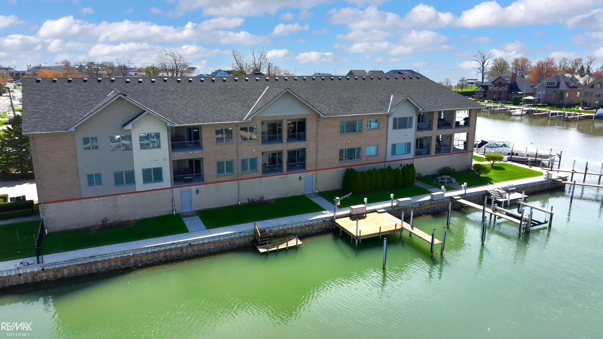 Harrison Twp, Michigan, 48045, United States, 2 Bedrooms Bedrooms, ,3 BathroomsBathrooms,Residential,Active,2042154