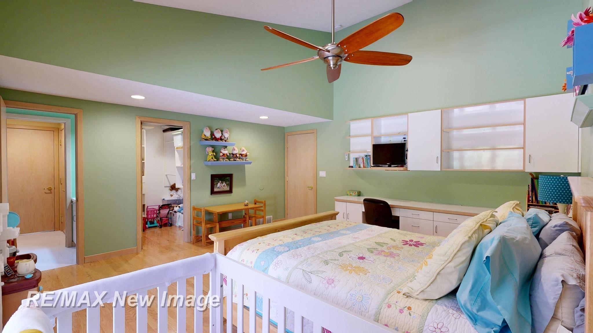 Saginaw, Michigan, 48609, United States, 3 Bedrooms Bedrooms, ,4 BathroomsBathrooms,Residential,Active,1894554