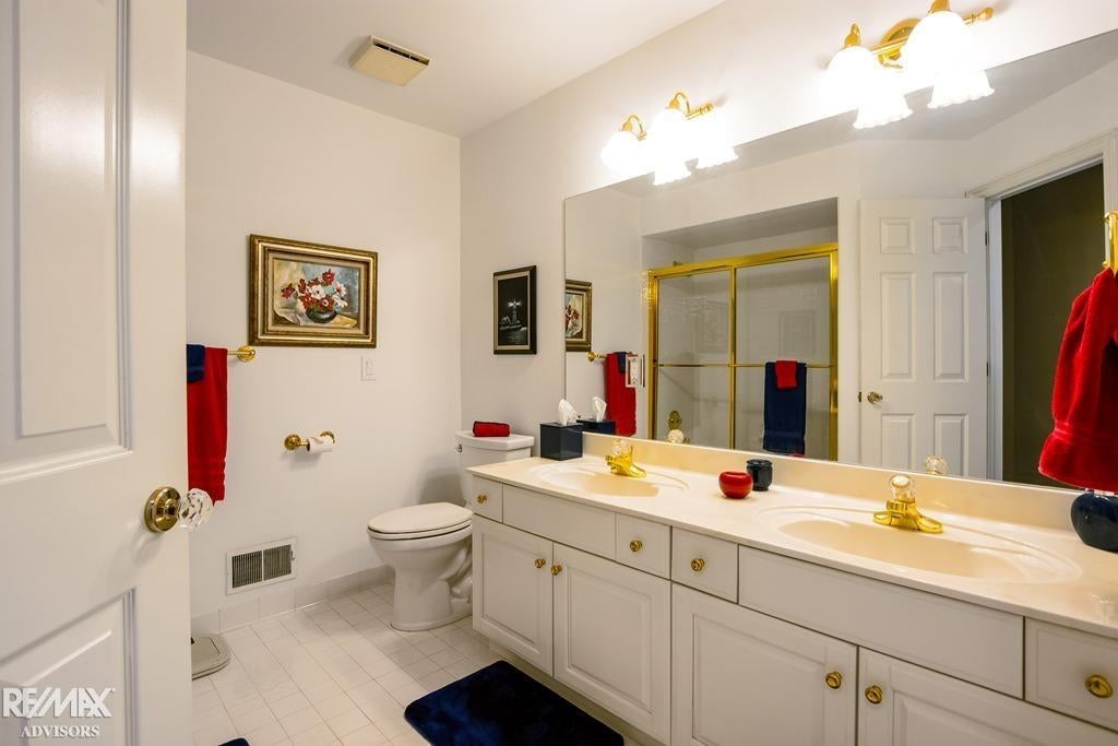 Shelby Twp, Michigan, 48315, United States, 4 Bedrooms Bedrooms, ,6 BathroomsBathrooms,Residential,Active,1926666