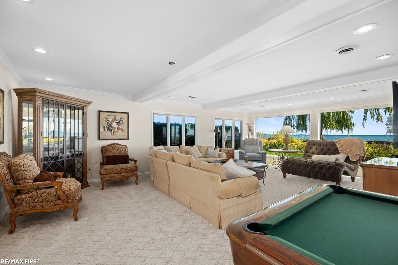 Harrison Twp, Michigan, 48045, United States, 3 Bedrooms Bedrooms, ,4 BathroomsBathrooms,Residential,Active,1965831