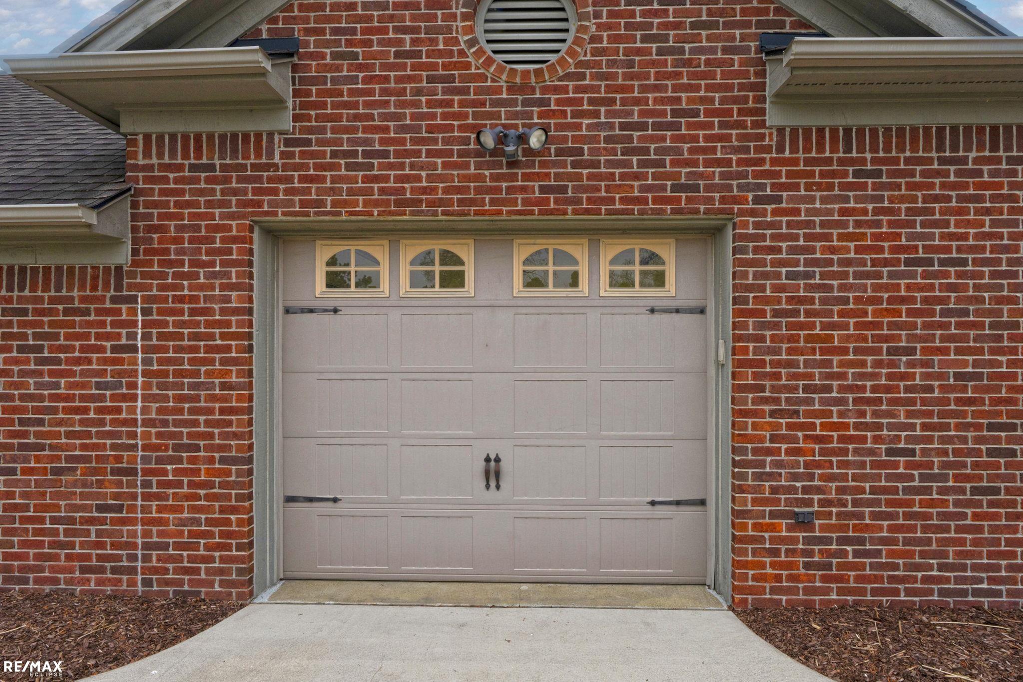 Saint Clair Shores, Michigan, 48081, United States, ,5 BathroomsBathrooms,Residential,Active,1829899