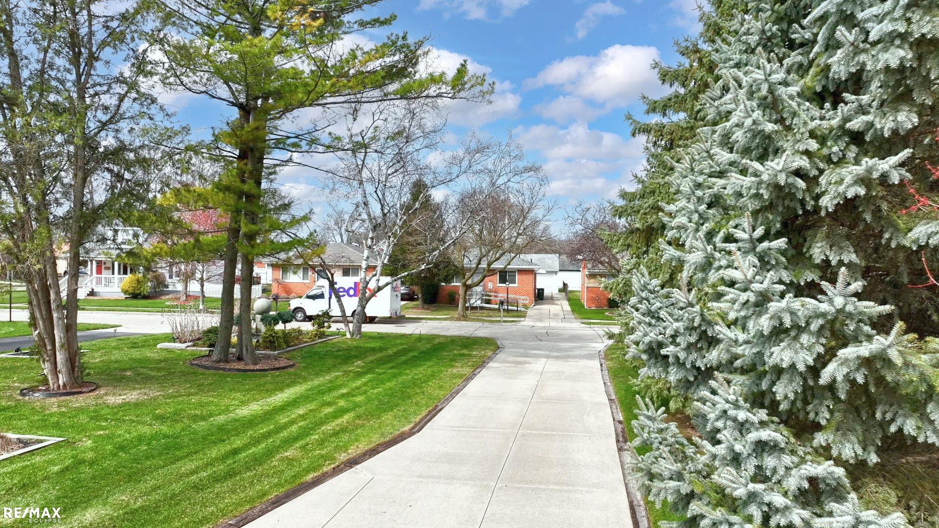 Saint Clair Shores, Michigan, 48081, United States, ,5 BathroomsBathrooms,Residential,Active,1829899