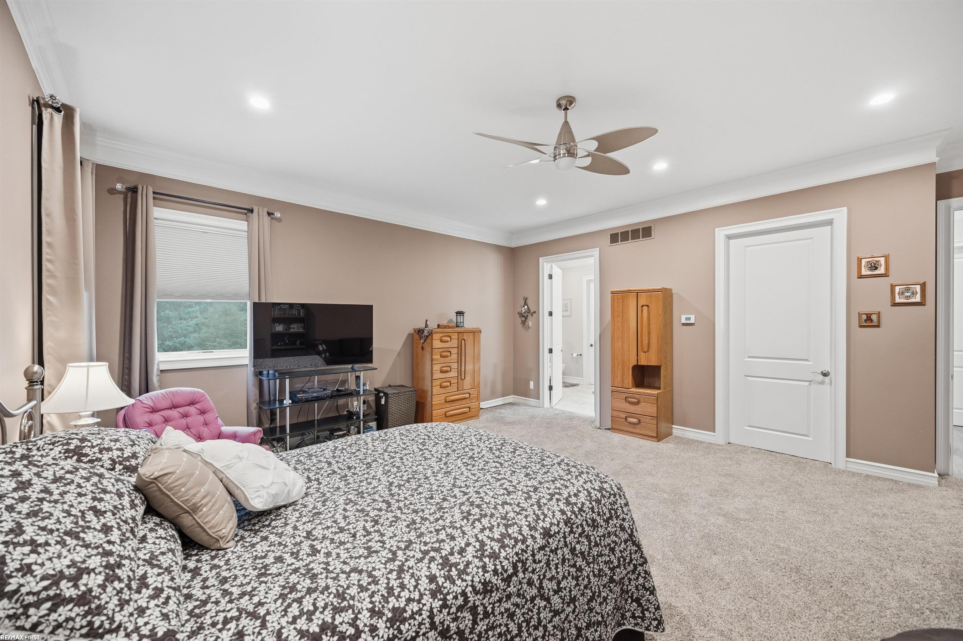 Clarkston, Michigan, 48348, United States, 5 Bedrooms Bedrooms, ,4 BathroomsBathrooms,Residential,Active,1973314