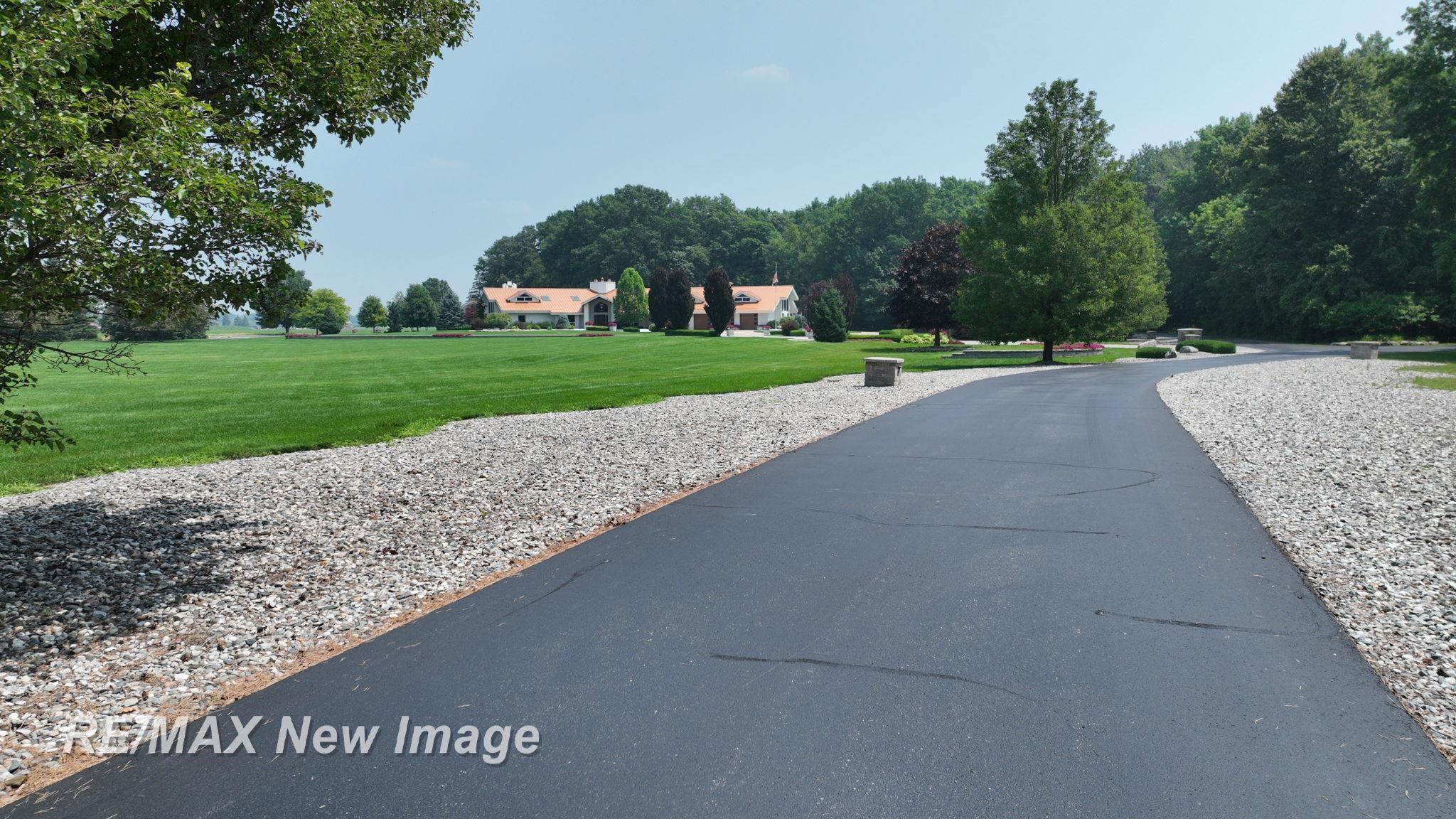 Saginaw, Michigan, 48609, United States, 3 Bedrooms Bedrooms, ,4 BathroomsBathrooms,Residential,Active,1999939