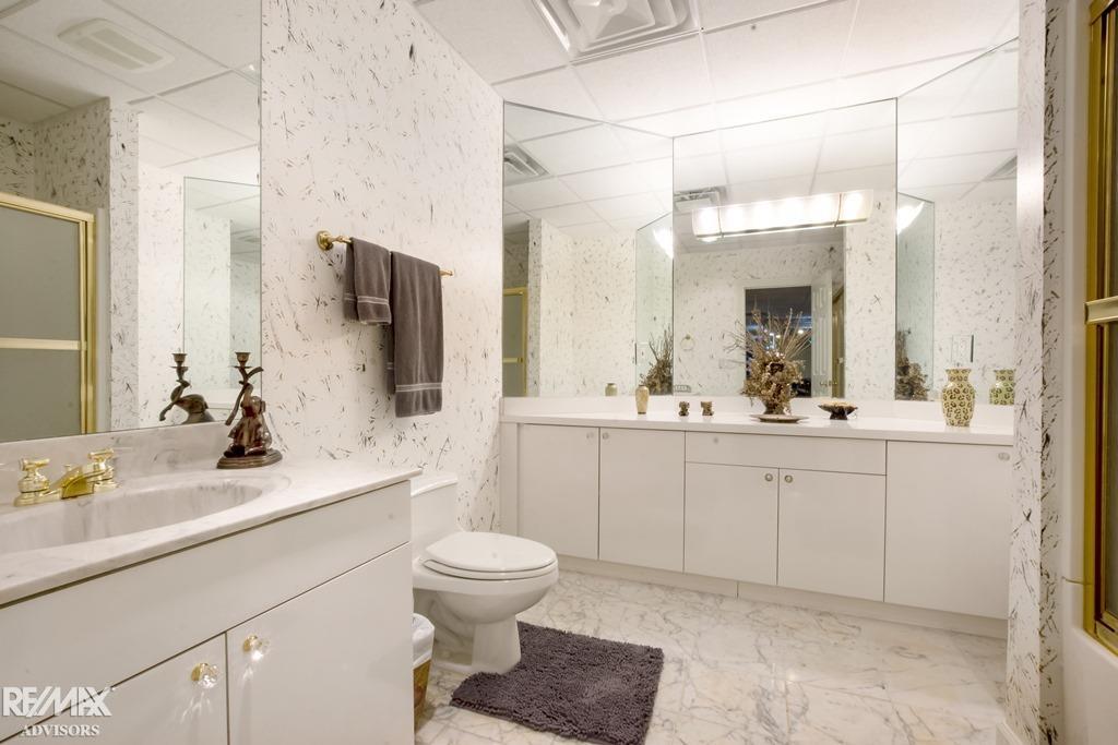 Shelby Twp, Michigan, 48315, United States, 4 Bedrooms Bedrooms, ,6 BathroomsBathrooms,Residential,Active,1926666