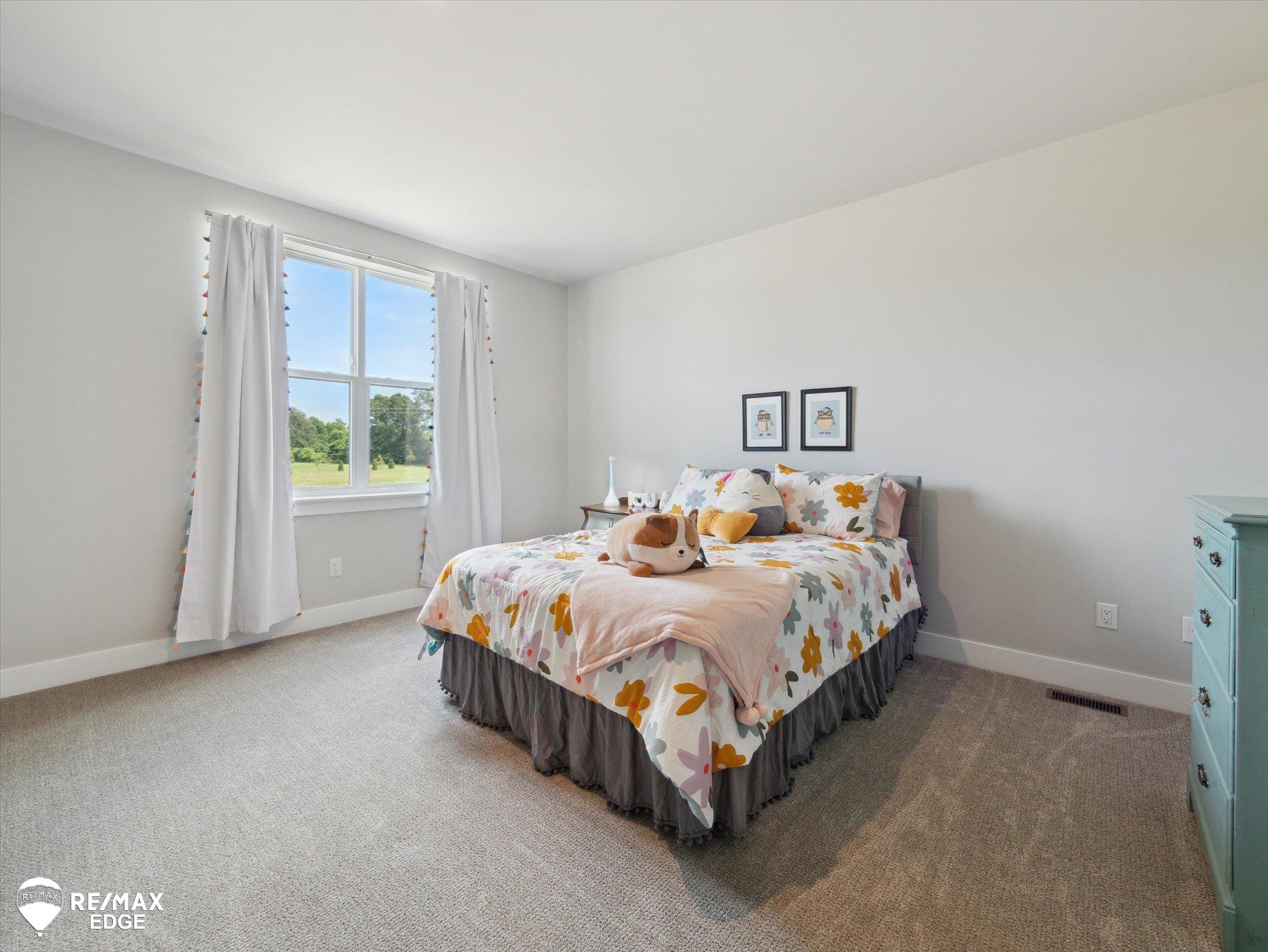 Saline, Michigan, 48176, United States, 4 Bedrooms Bedrooms, ,3 BathroomsBathrooms,Residential,Active,1894549