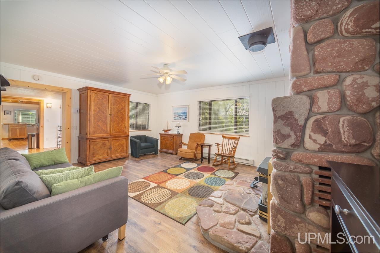 Au Train, Michigan, 49806, United States, 7 Bedrooms Bedrooms, ,7 BathroomsBathrooms,Residential,Active,2015448