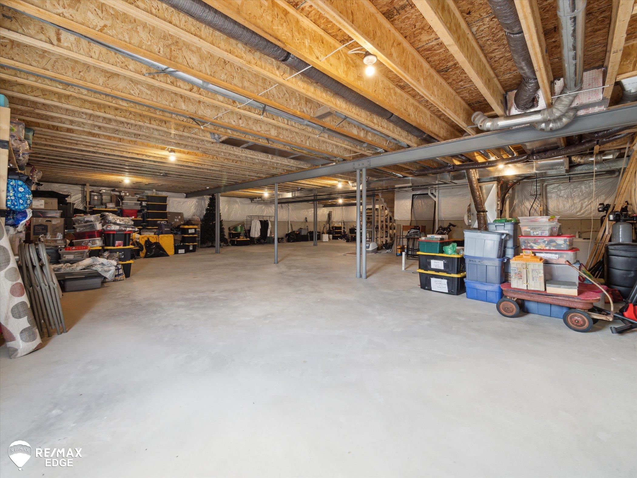 Saline, Michigan, 48176, United States, 4 Bedrooms Bedrooms, ,3 BathroomsBathrooms,Residential,Active,1894549