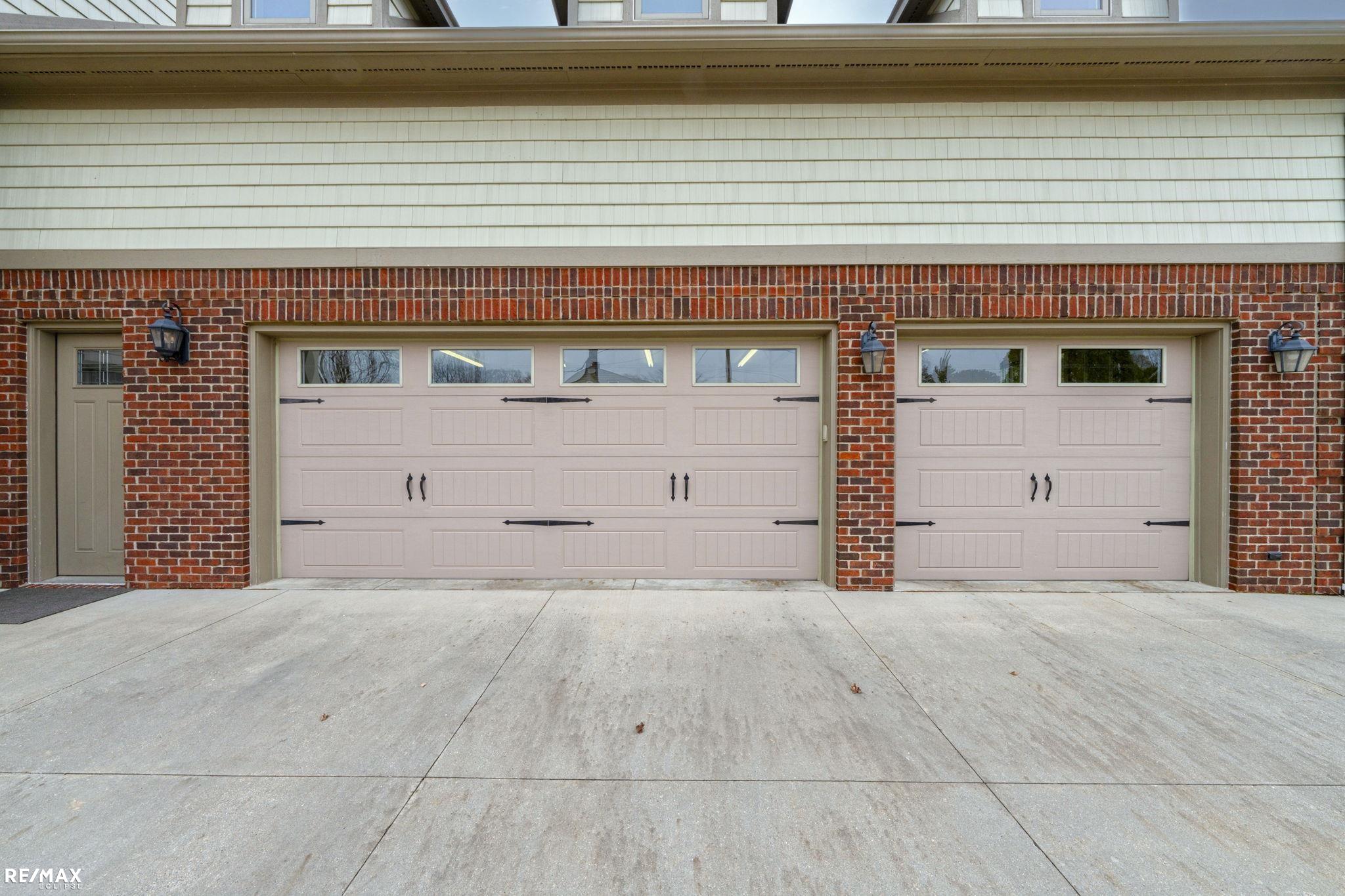 Saint Clair Shores, Michigan, 48081, United States, ,5 BathroomsBathrooms,Residential,Active,1829899