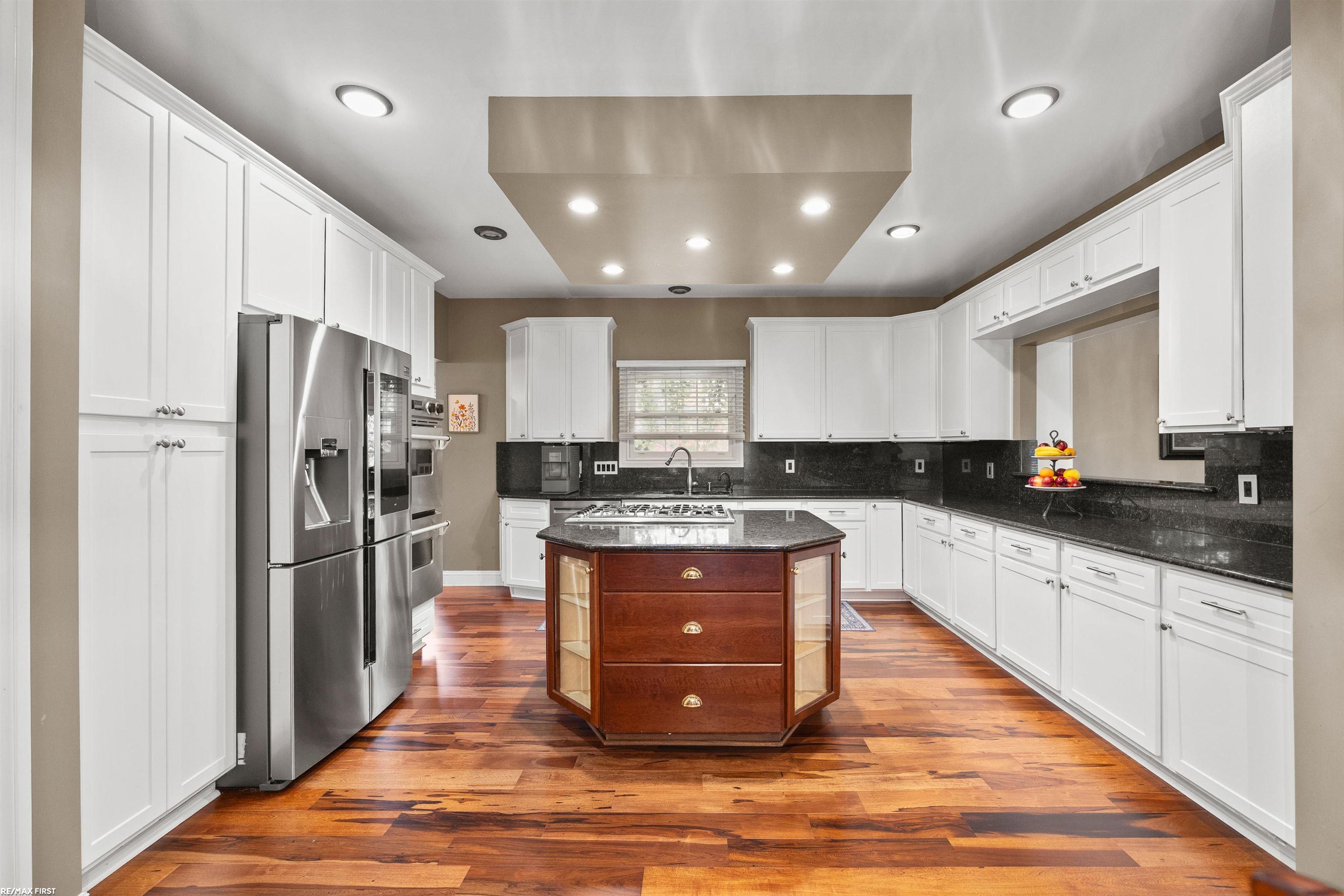 Bloomfield Hills, Michigan, 48301, United States, 5 Bedrooms Bedrooms, ,5 BathroomsBathrooms,Residential,Active,1985866