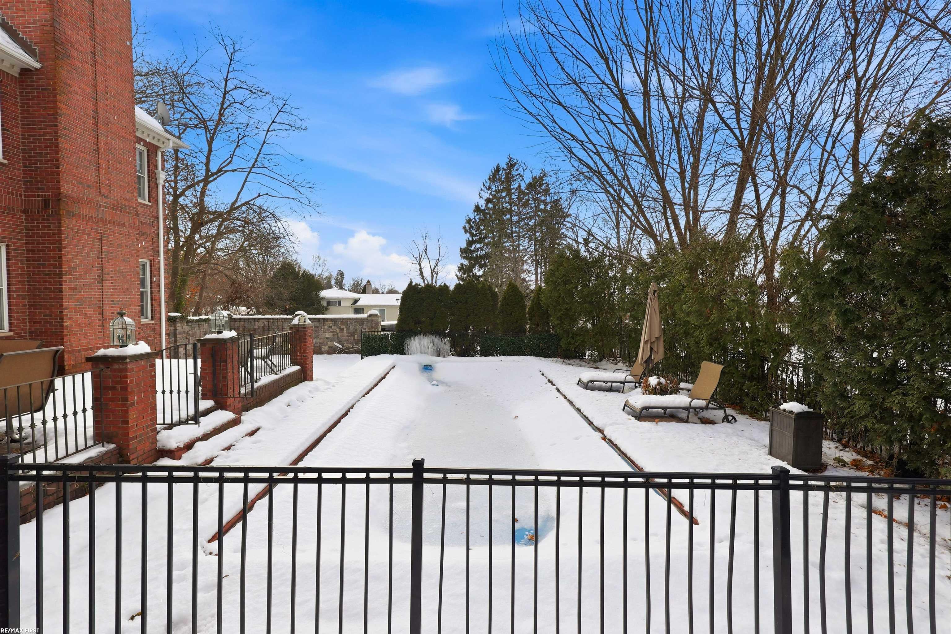 Bloomfield Hills, Michigan, 48301, United States, 5 Bedrooms Bedrooms, ,5 BathroomsBathrooms,Residential,Active,1985866