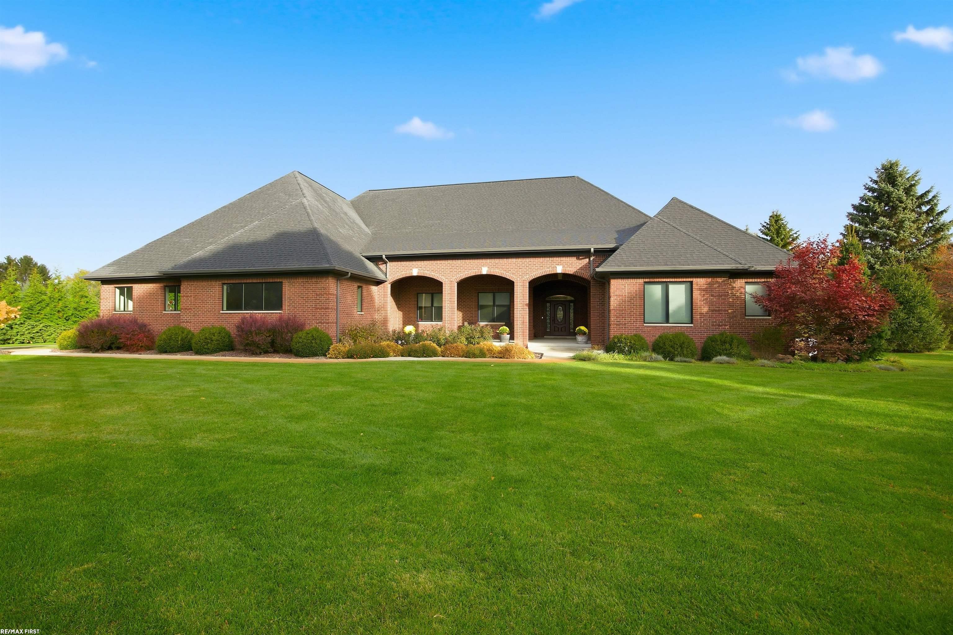 Clarkston, Michigan, 48348, United States, 5 Bedrooms Bedrooms, ,4 BathroomsBathrooms,Residential,Active,1973314