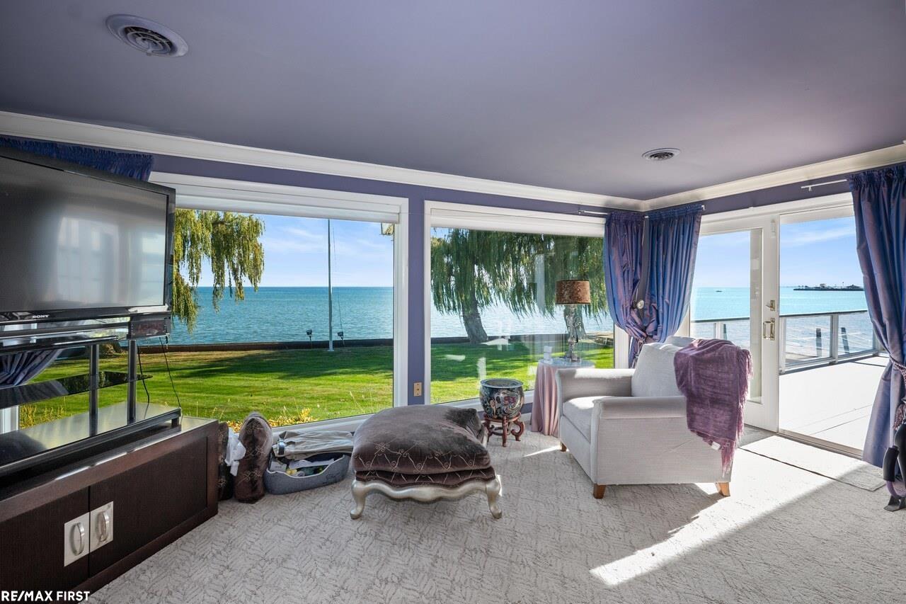 Harrison Twp, Michigan, 48045, United States, 3 Bedrooms Bedrooms, ,4 BathroomsBathrooms,Residential,Active,1965831