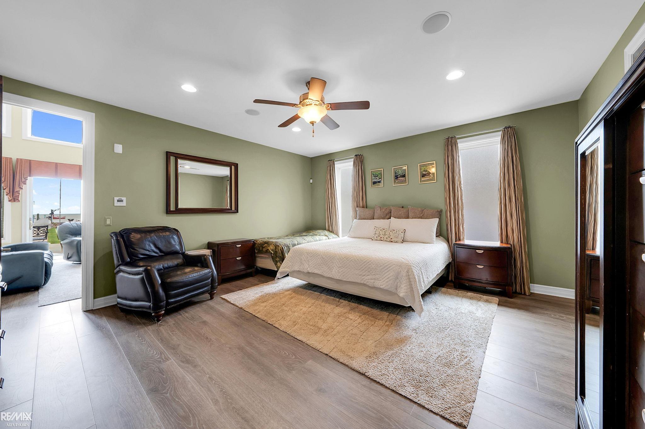 Saint Clair Shores, Michigan, 48081, United States, ,5 BathroomsBathrooms,Residential,Active,1829899