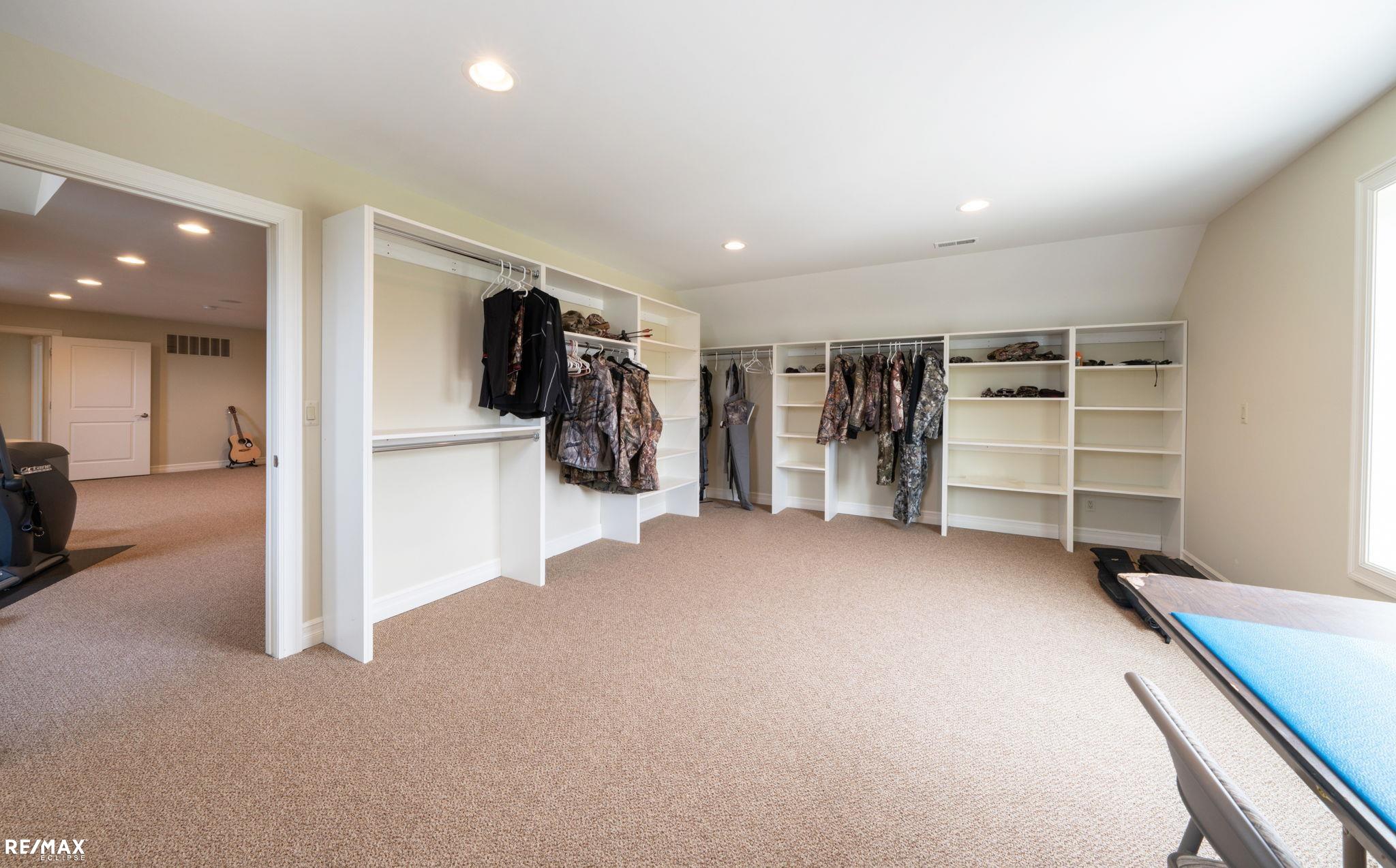 Saint Clair Shores, Michigan, 48081, United States, ,5 BathroomsBathrooms,Residential,Active,1829899