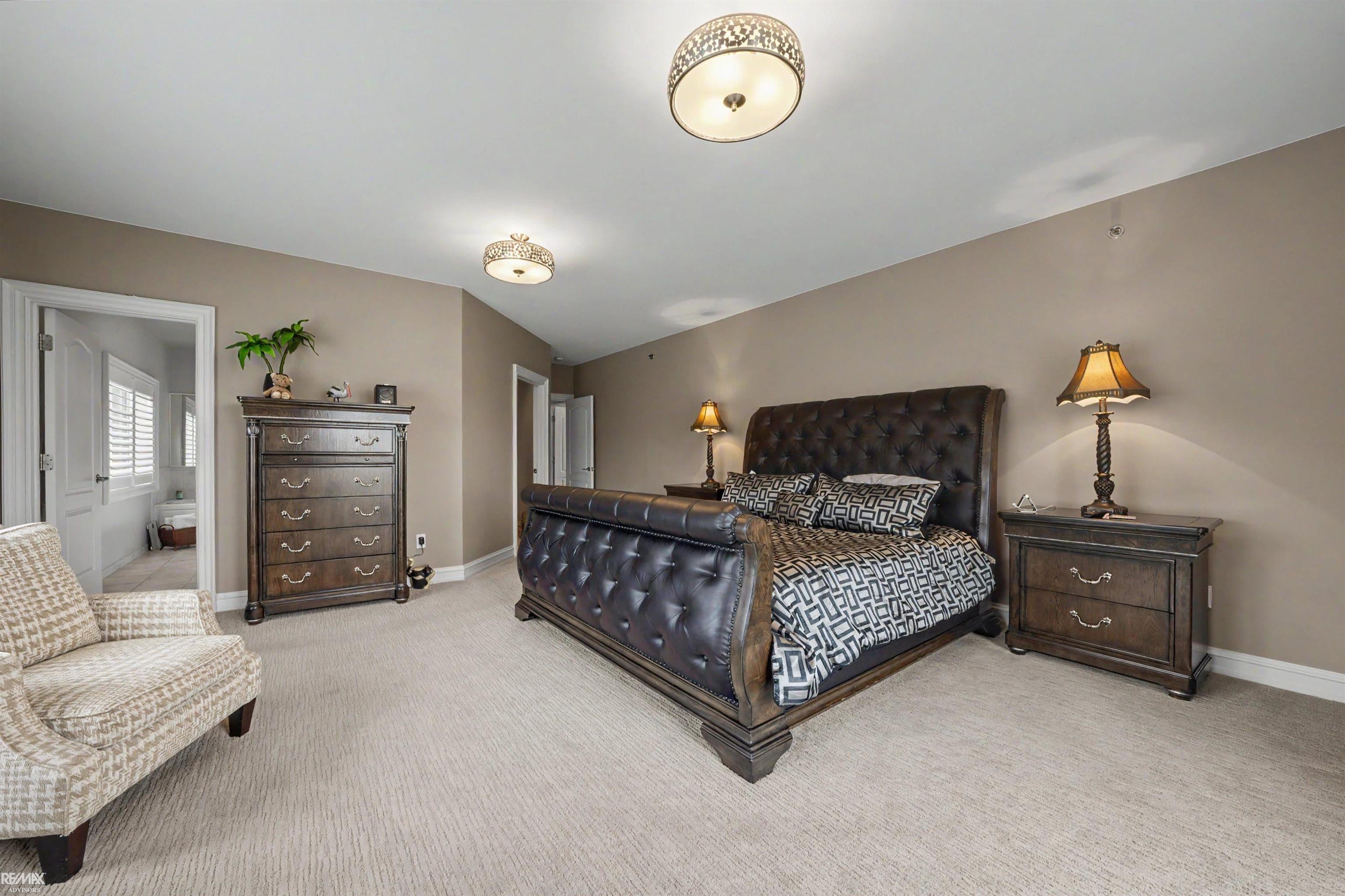 Harrison Twp, Michigan, 48045, United States, 2 Bedrooms Bedrooms, ,3 BathroomsBathrooms,Residential,Active,2042154