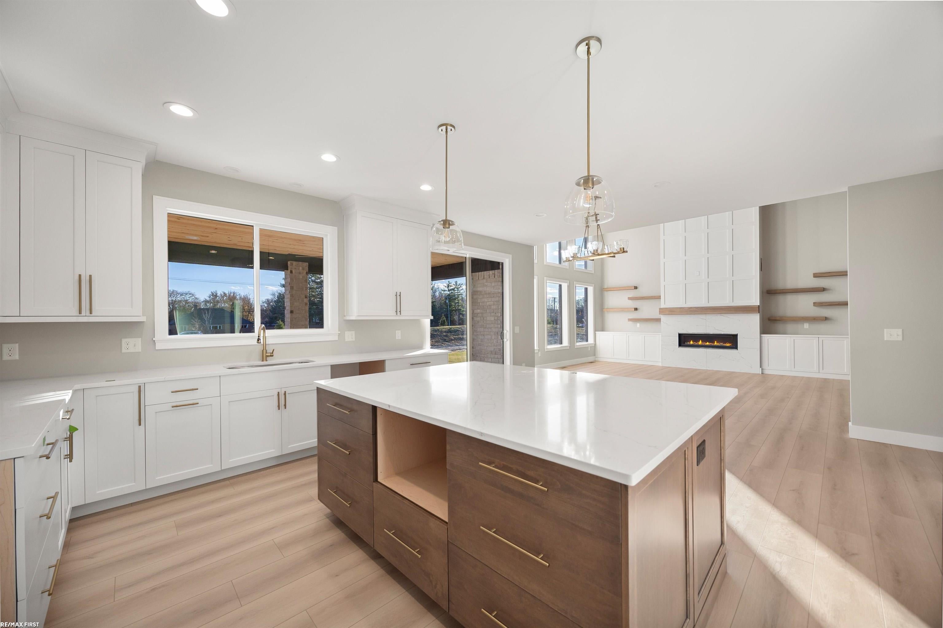 Shelby Twp, Michigan, 48315, United States, 4 Bedrooms Bedrooms, ,4 BathroomsBathrooms,Residential,Active,2009161