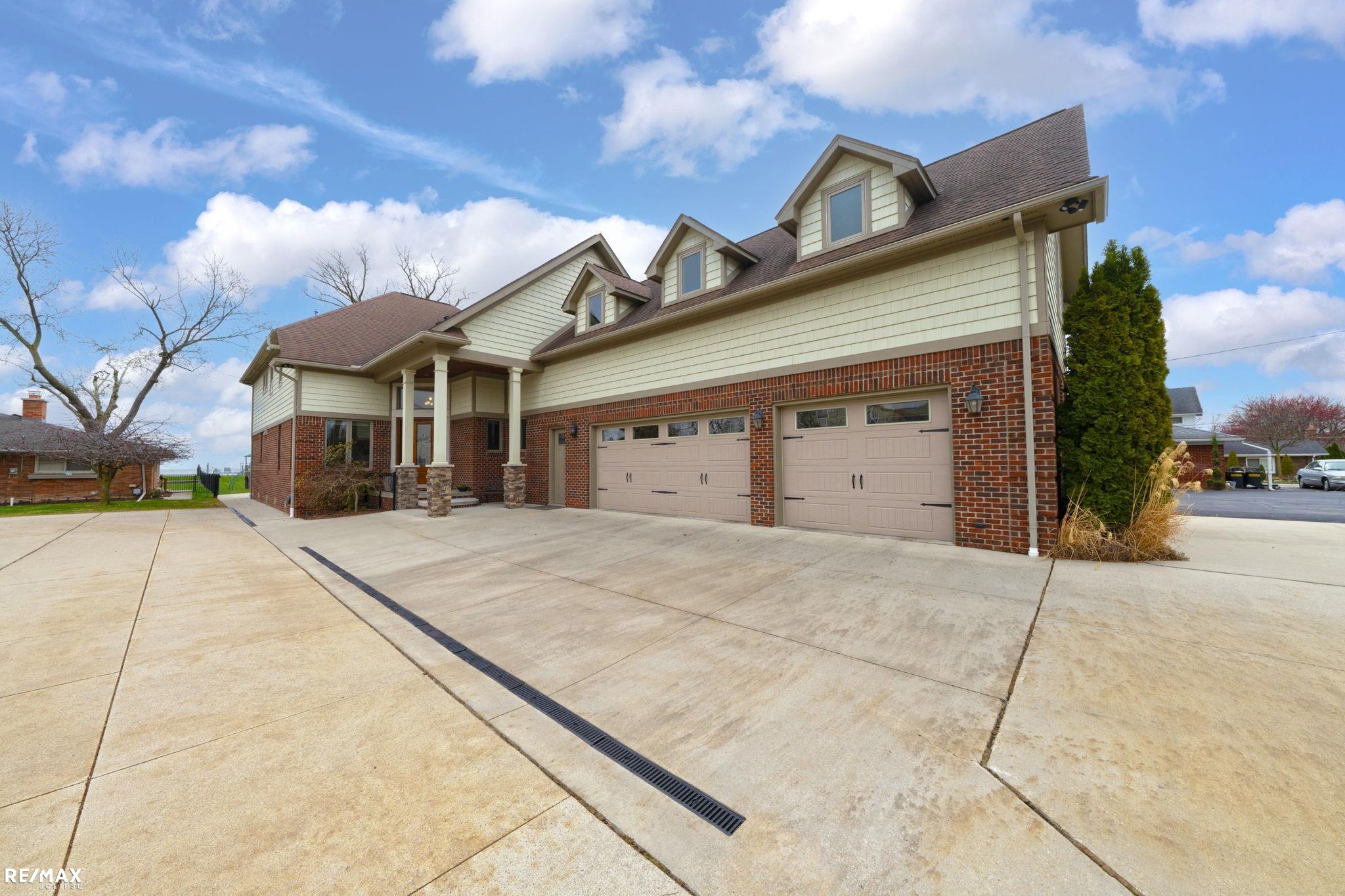Saint Clair Shores, Michigan, 48081, United States, ,5 BathroomsBathrooms,Residential,Active,1829899