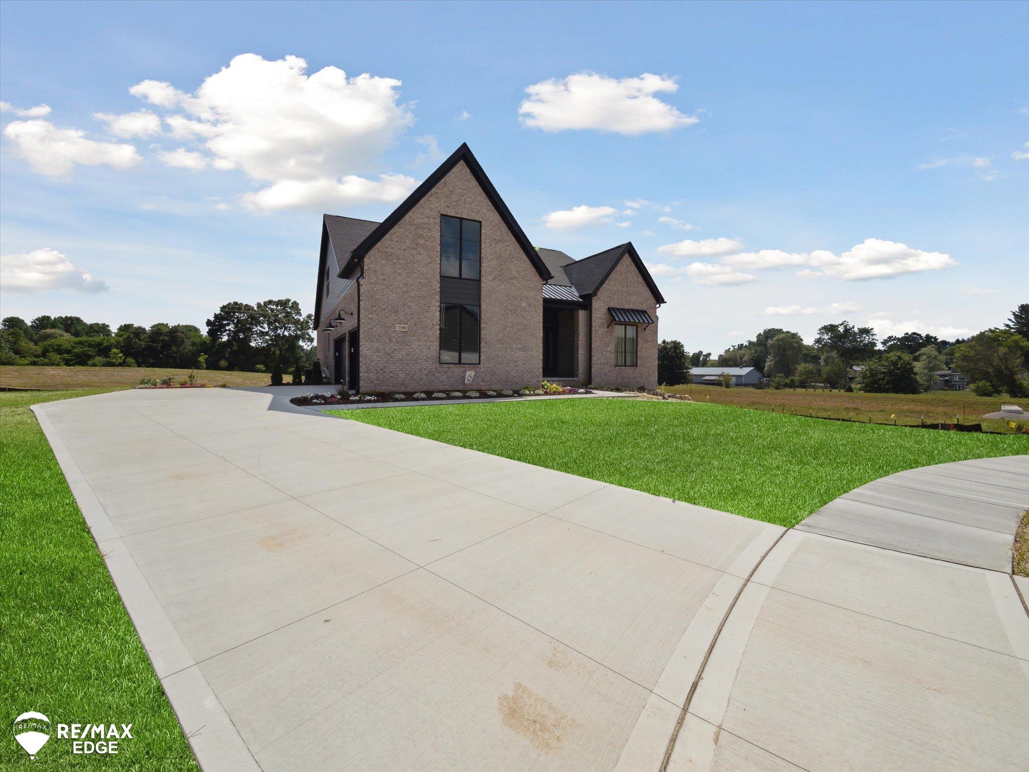 Saline, Michigan, 48176, United States, 4 Bedrooms Bedrooms, ,3 BathroomsBathrooms,Residential,Active,1894549