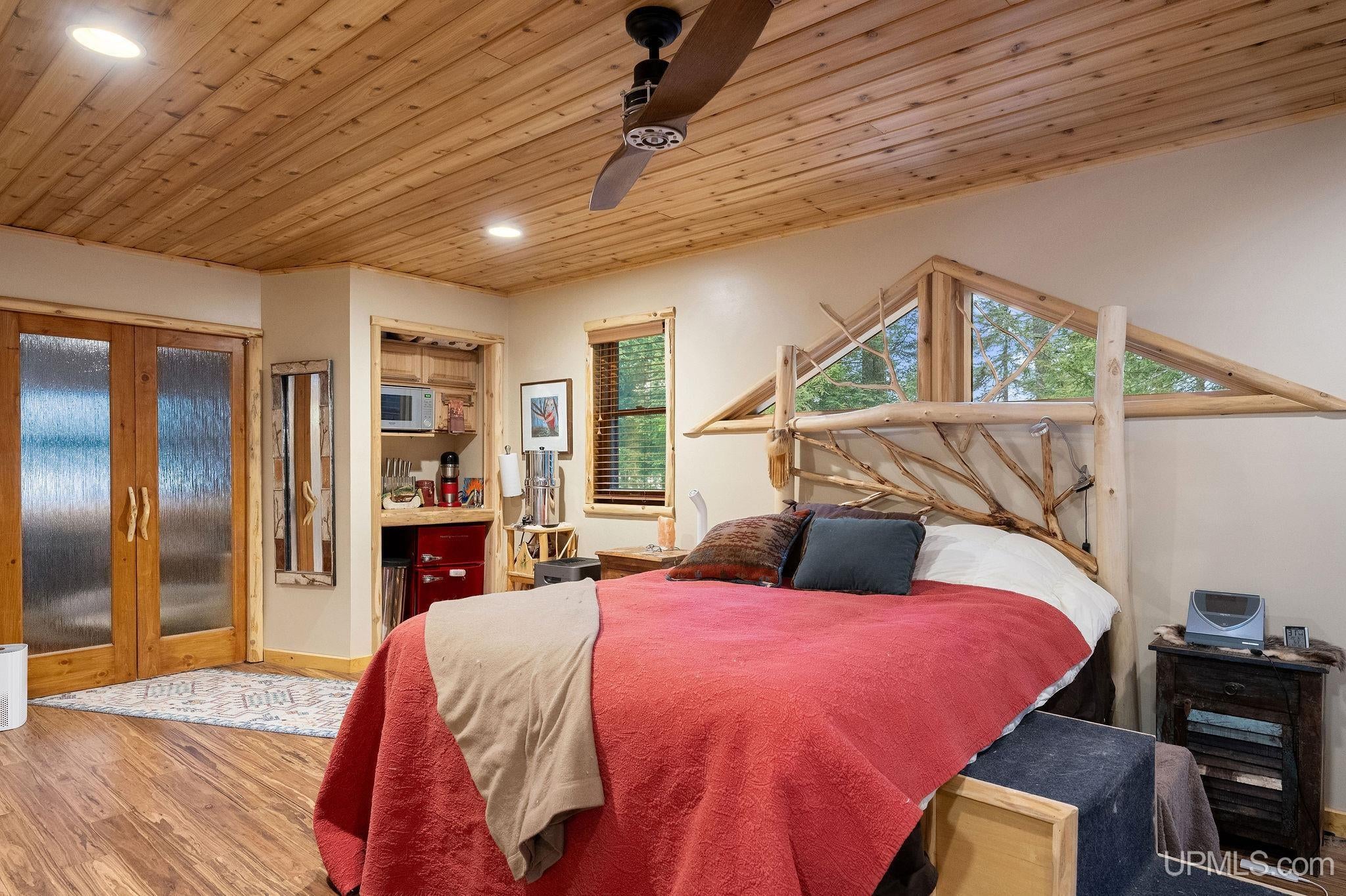 Gwinn, Michigan, 49841, United States, 3 Bedrooms Bedrooms, ,3 BathroomsBathrooms,Residential,Active,2043442
