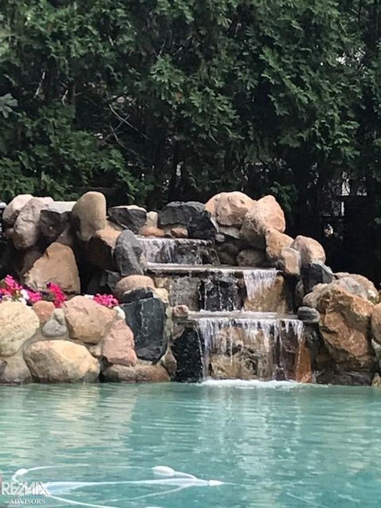 Shelby Twp, Michigan, 48315, United States, 4 Bedrooms Bedrooms, ,6 BathroomsBathrooms,Residential,Active,1926666