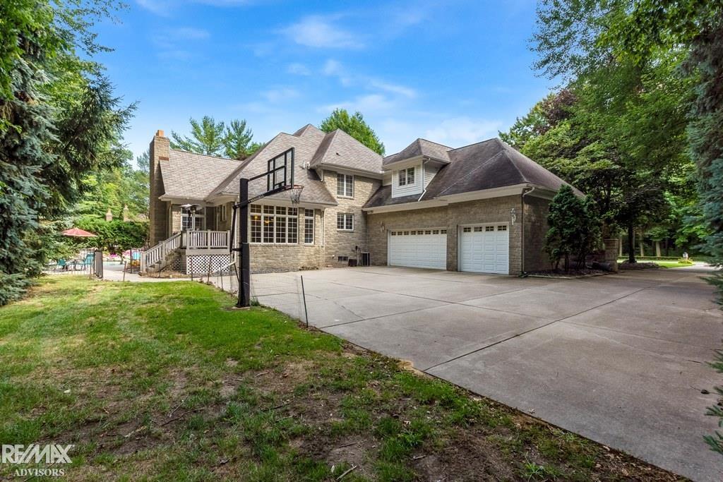 Shelby Twp, Michigan, 48315, United States, 4 Bedrooms Bedrooms, ,6 BathroomsBathrooms,Residential,Active,1926666