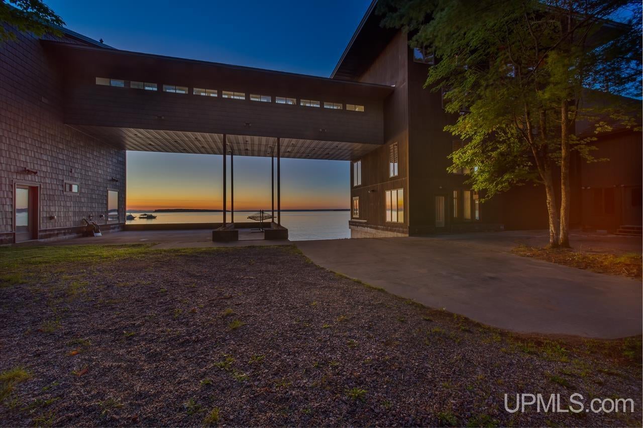 Au Train, Michigan, 49806, United States, 7 Bedrooms Bedrooms, ,7 BathroomsBathrooms,Residential,Active,2015448