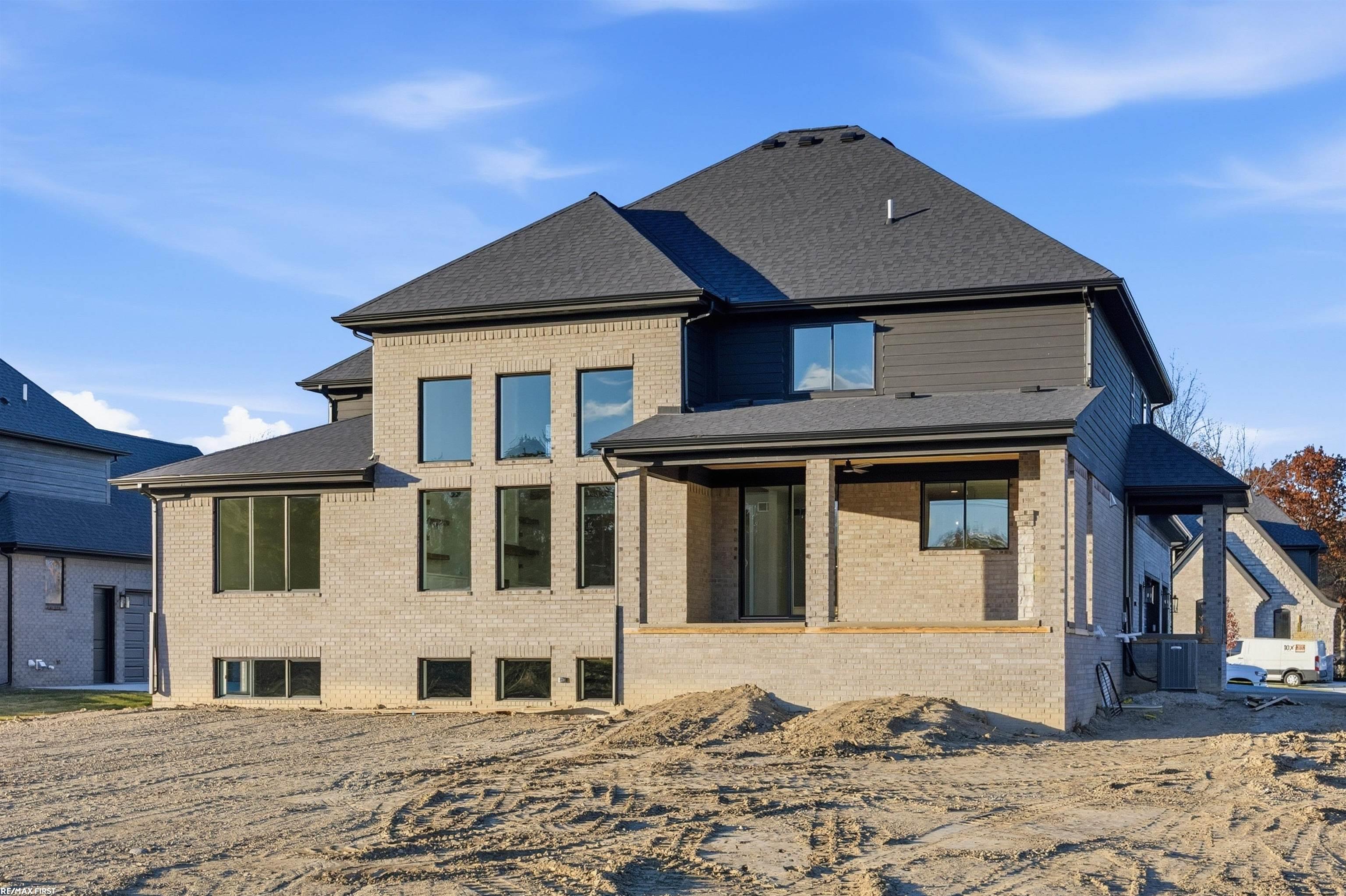 Shelby Twp, Michigan, 48315, United States, 4 Bedrooms Bedrooms, ,4 BathroomsBathrooms,Residential,Active,2009161