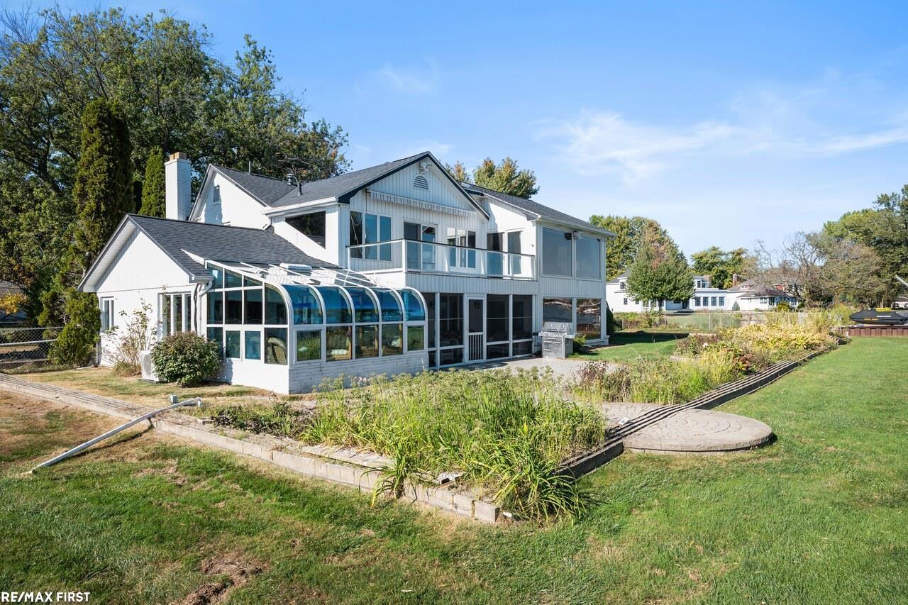 Harrison Twp, Michigan, 48045, United States, 3 Bedrooms Bedrooms, ,4 BathroomsBathrooms,Residential,Active,1965831