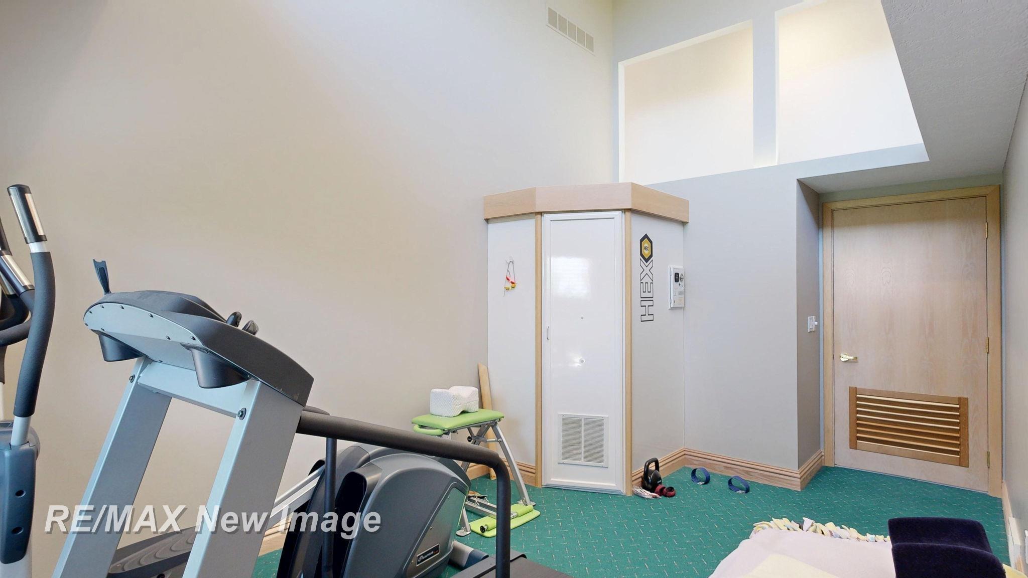 Saginaw, Michigan, 48609, United States, 3 Bedrooms Bedrooms, ,4 BathroomsBathrooms,Residential,Active,1999939