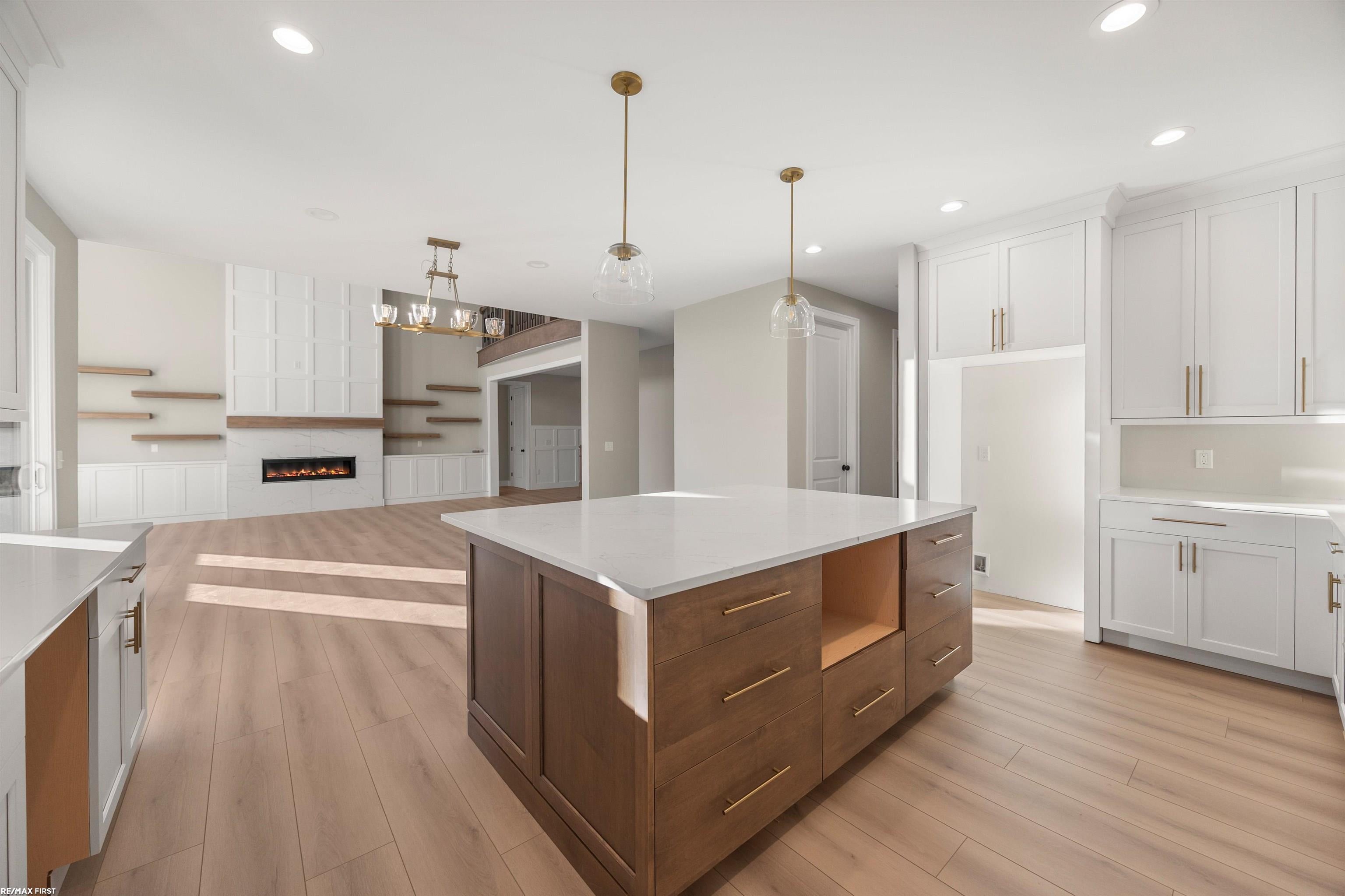 Shelby Twp, Michigan, 48315, United States, 4 Bedrooms Bedrooms, ,4 BathroomsBathrooms,Residential,Active,2009161