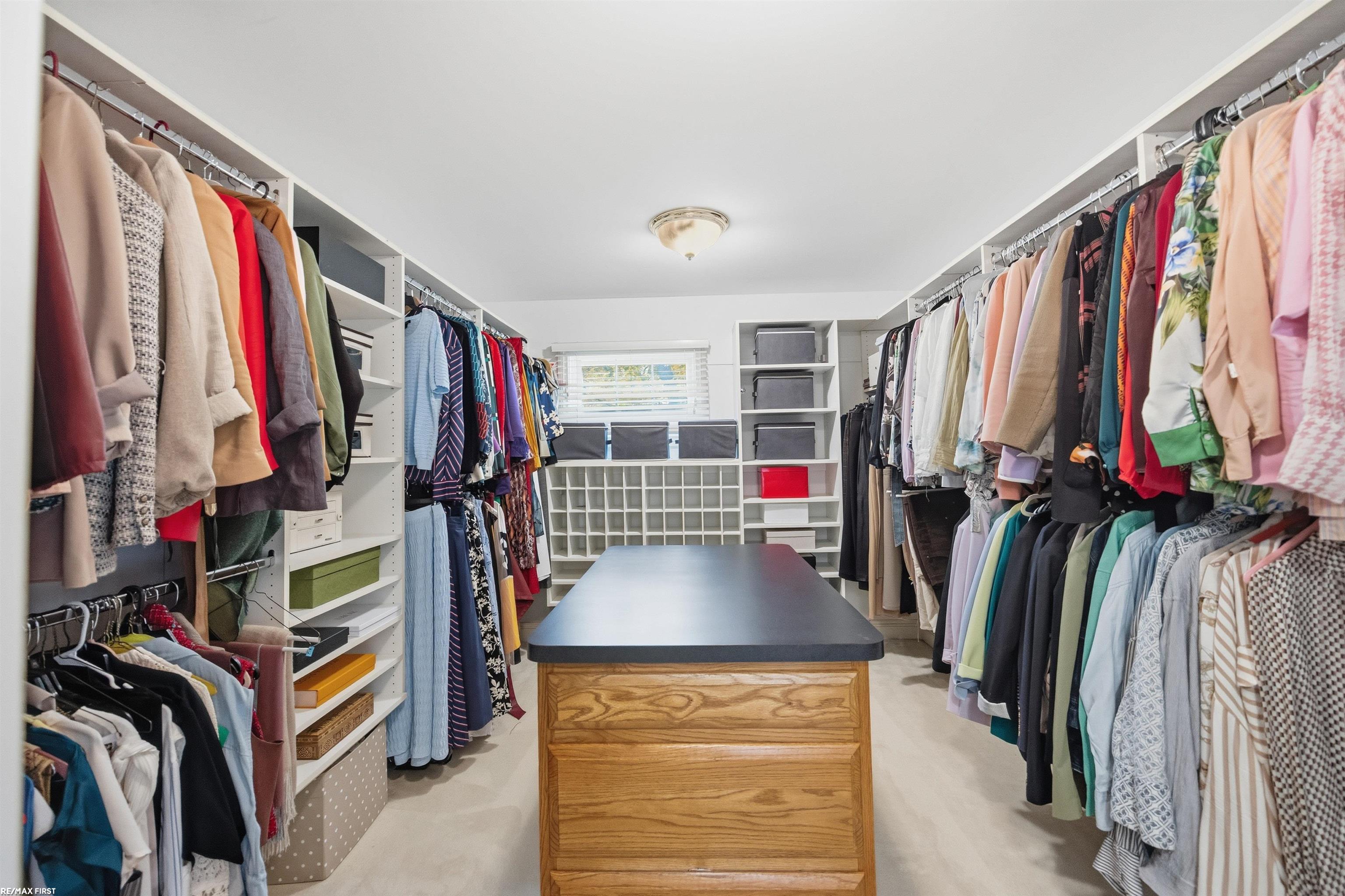 Bloomfield Hills, Michigan, 48301, United States, 5 Bedrooms Bedrooms, ,5 BathroomsBathrooms,Residential,Active,1985866