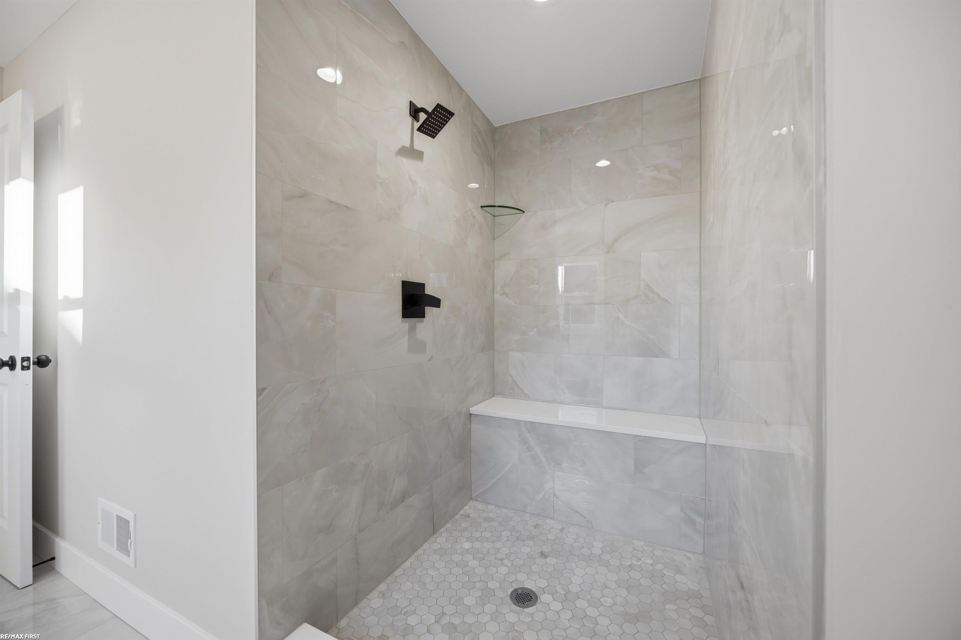 Shelby Twp, Michigan, 48315, United States, 4 Bedrooms Bedrooms, ,4 BathroomsBathrooms,Residential,Active,2009161