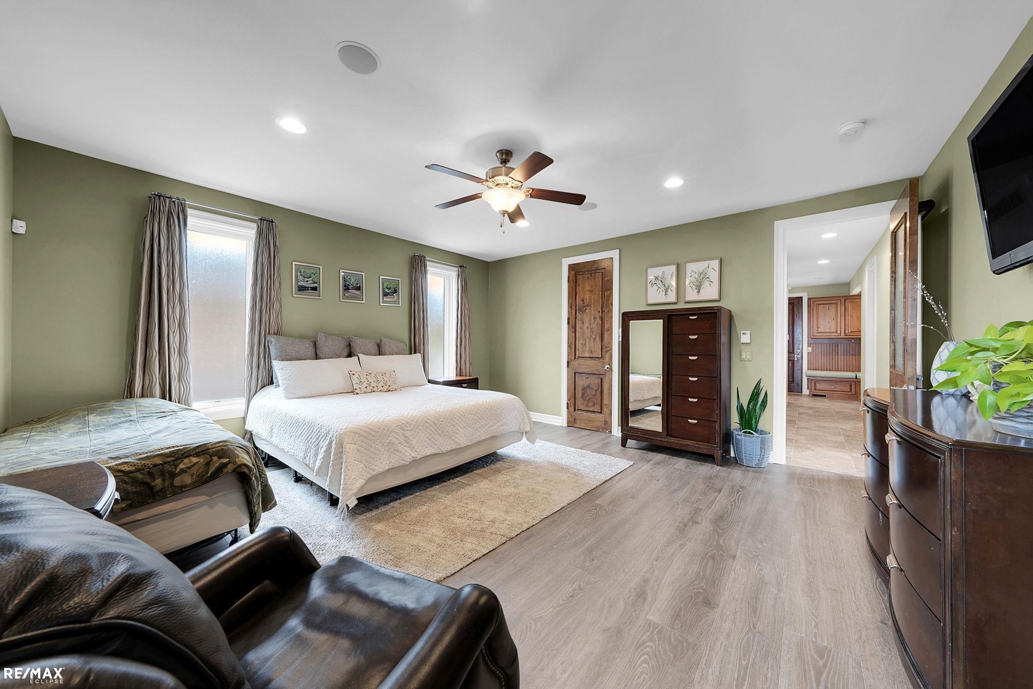 Saint Clair Shores, Michigan, 48081, United States, ,5 BathroomsBathrooms,Residential,Active,1829899