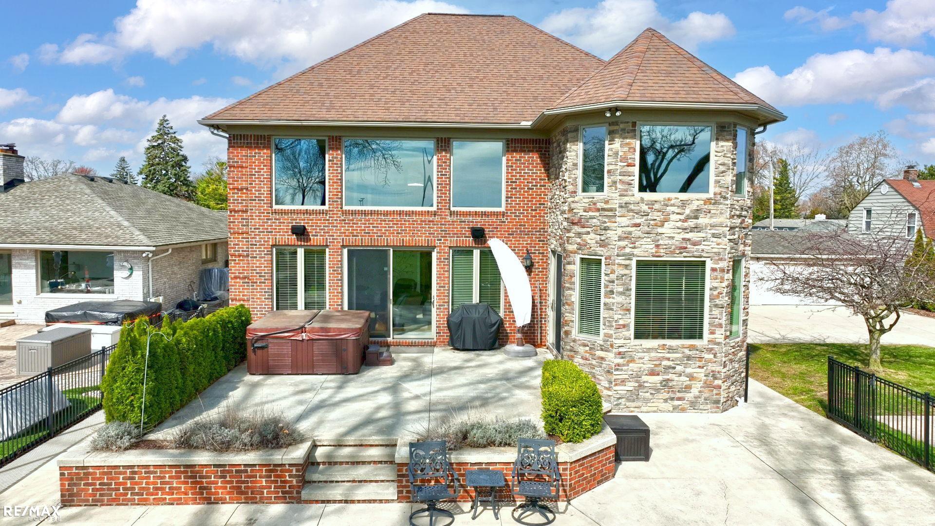 Saint Clair Shores, Michigan, 48081, United States, ,5 BathroomsBathrooms,Residential,Active,1829899