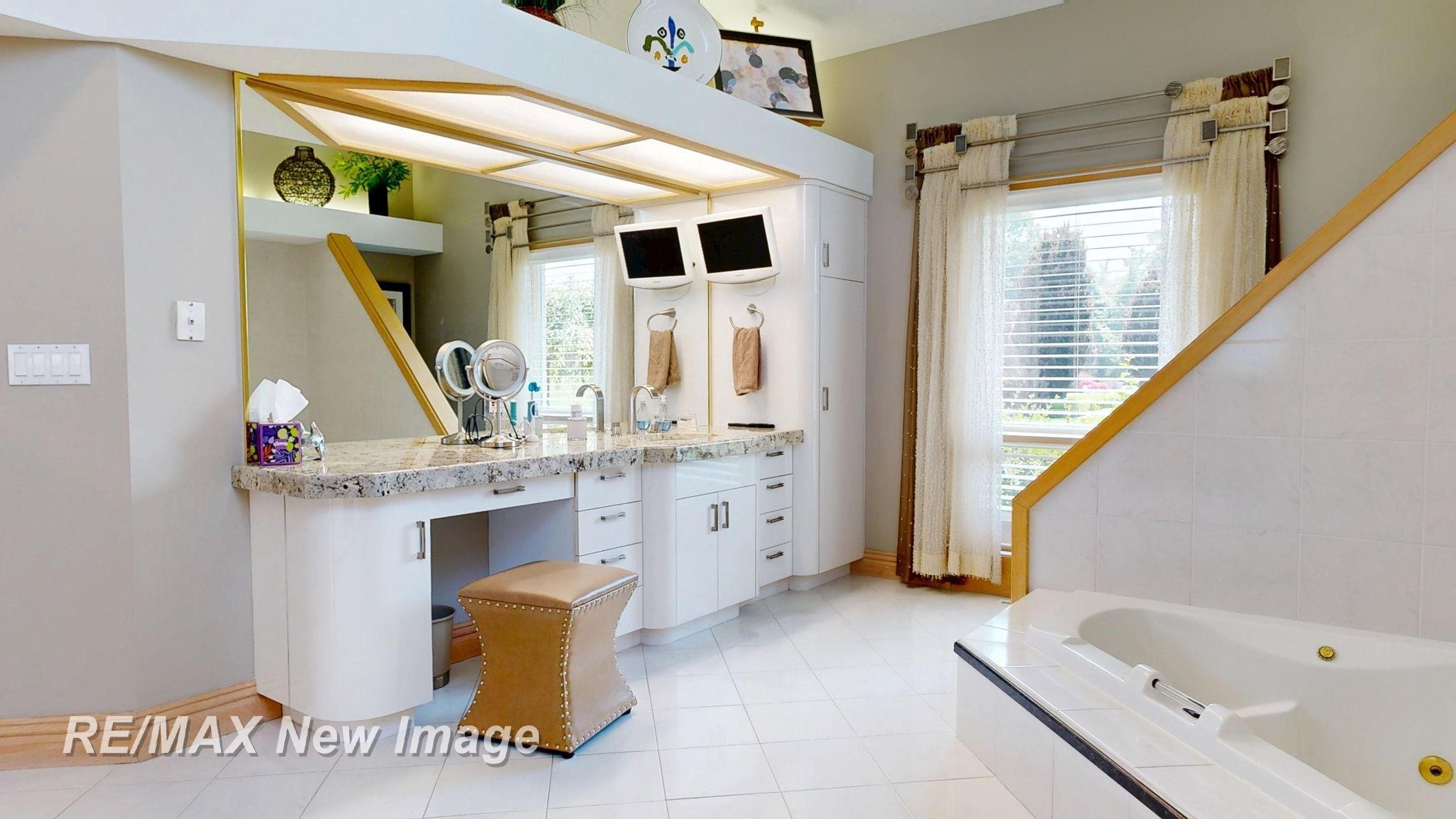 Saginaw, Michigan, 48609, United States, 3 Bedrooms Bedrooms, ,4 BathroomsBathrooms,Residential,Active,1999939