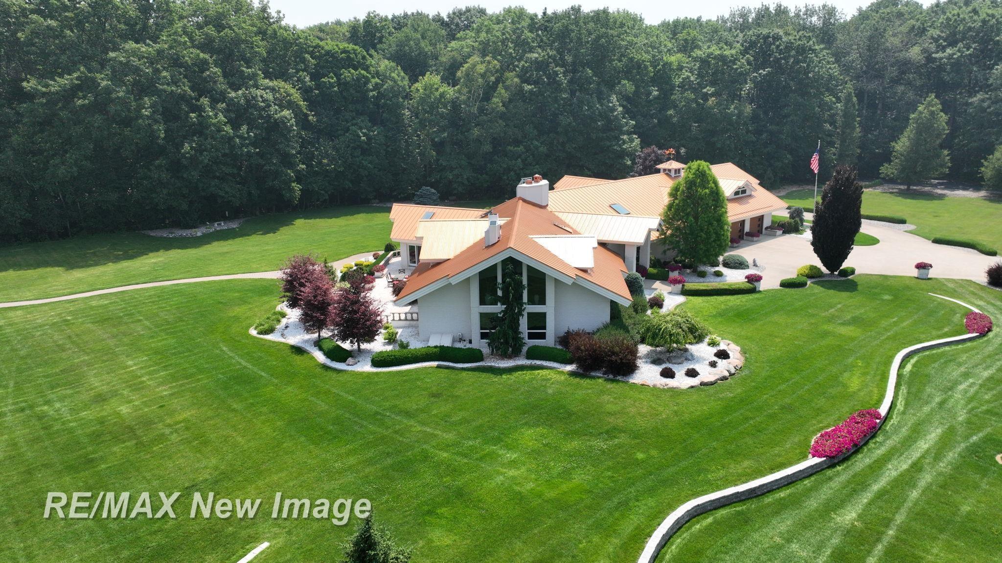 Saginaw, Michigan, 48609, United States, 3 Bedrooms Bedrooms, ,4 BathroomsBathrooms,Residential,Active,1999939