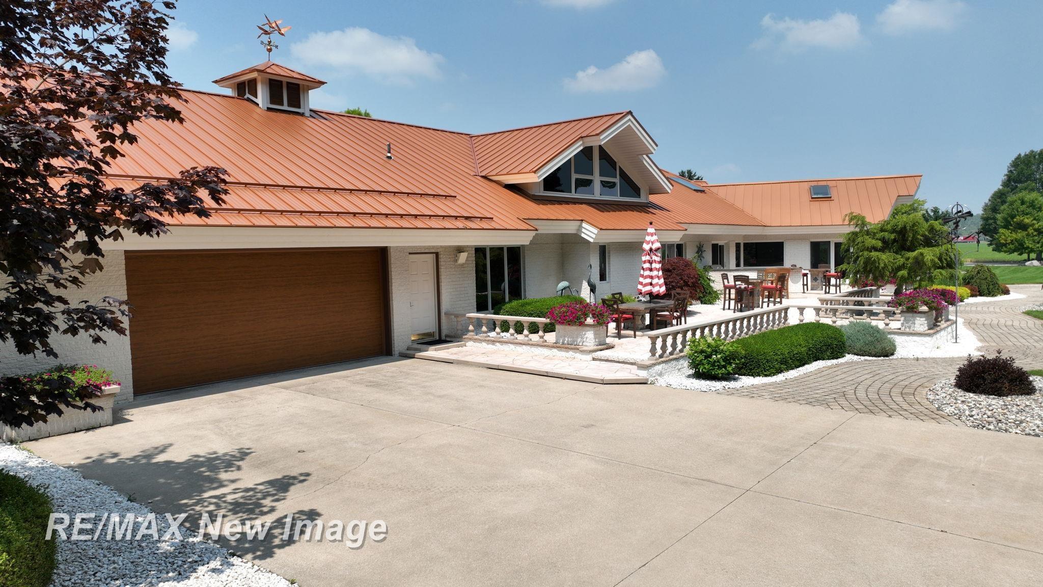 Saginaw, Michigan, 48609, United States, 3 Bedrooms Bedrooms, ,4 BathroomsBathrooms,Residential,Active,1999939